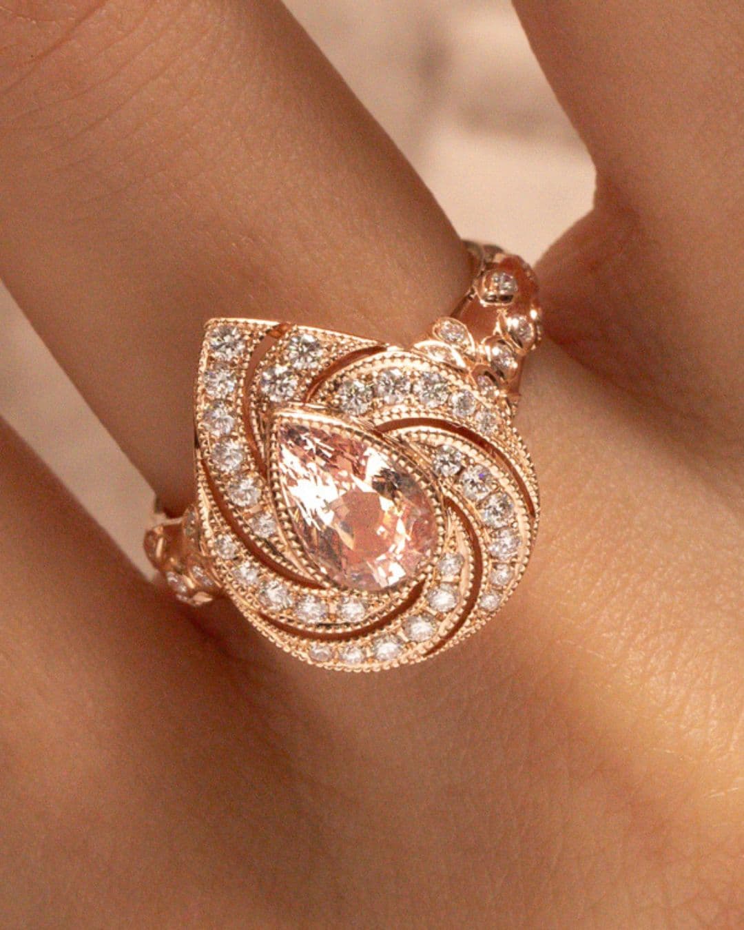Bague de Naissance avec Saphir Pêche