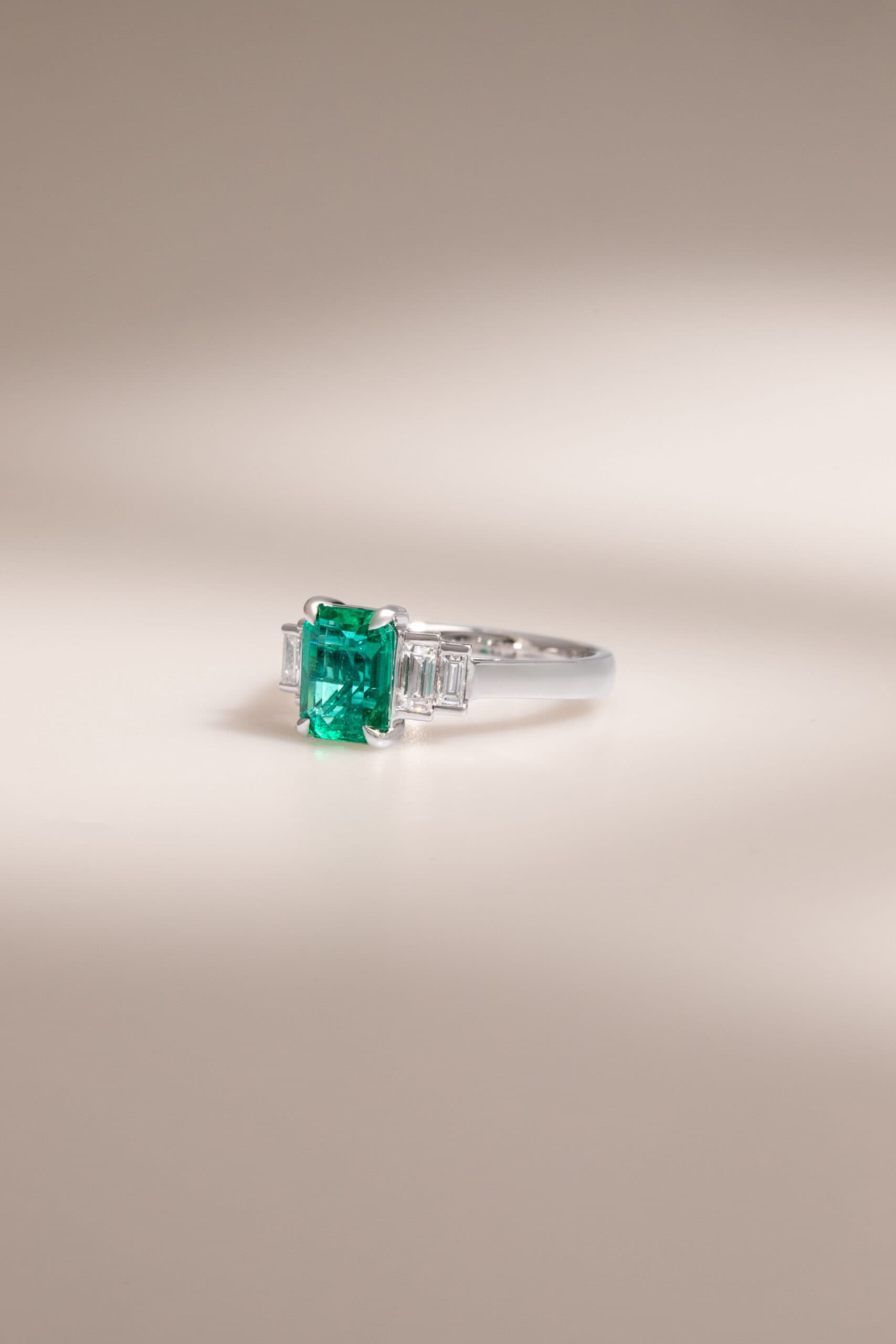 Bague émeraude, 1,33 ct