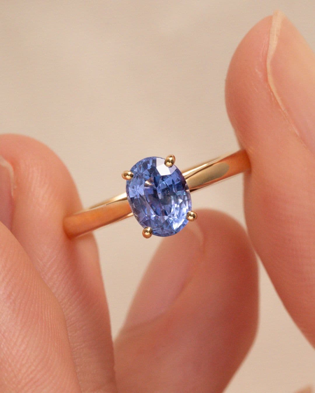 Bague de fiançailles avec Saphir Bleu