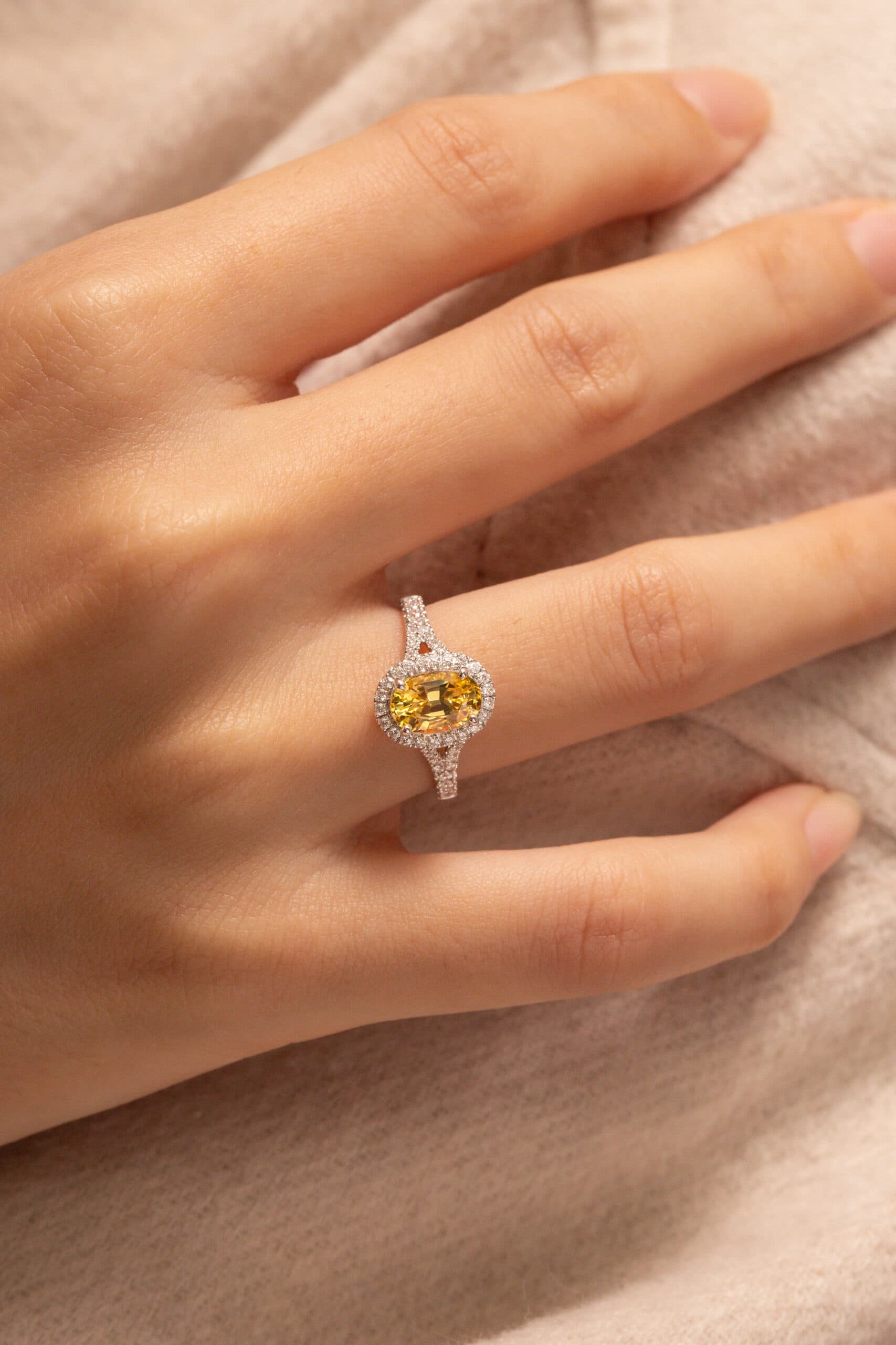 Bague saphir jaune, 1,77 ct