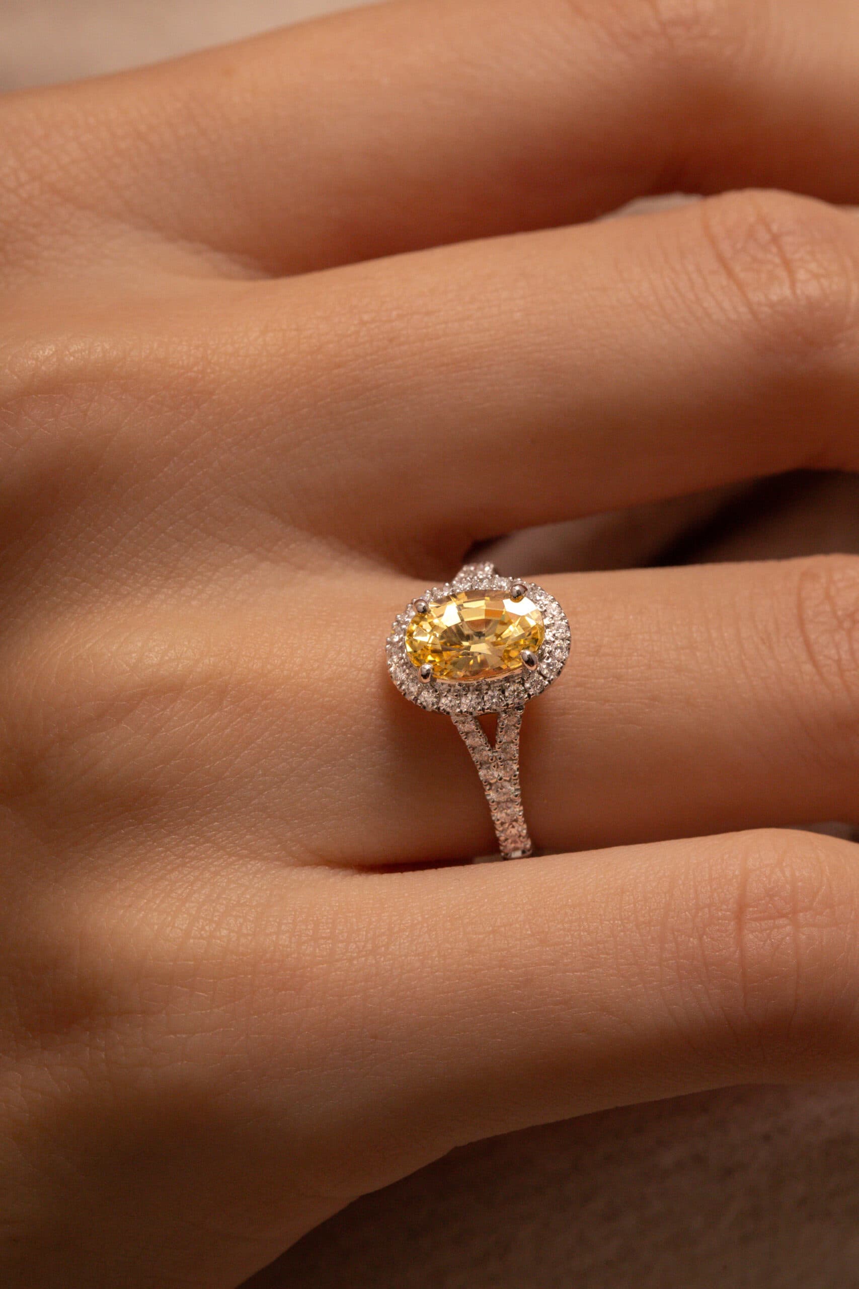 Bague saphir jaune, 1,77 ct