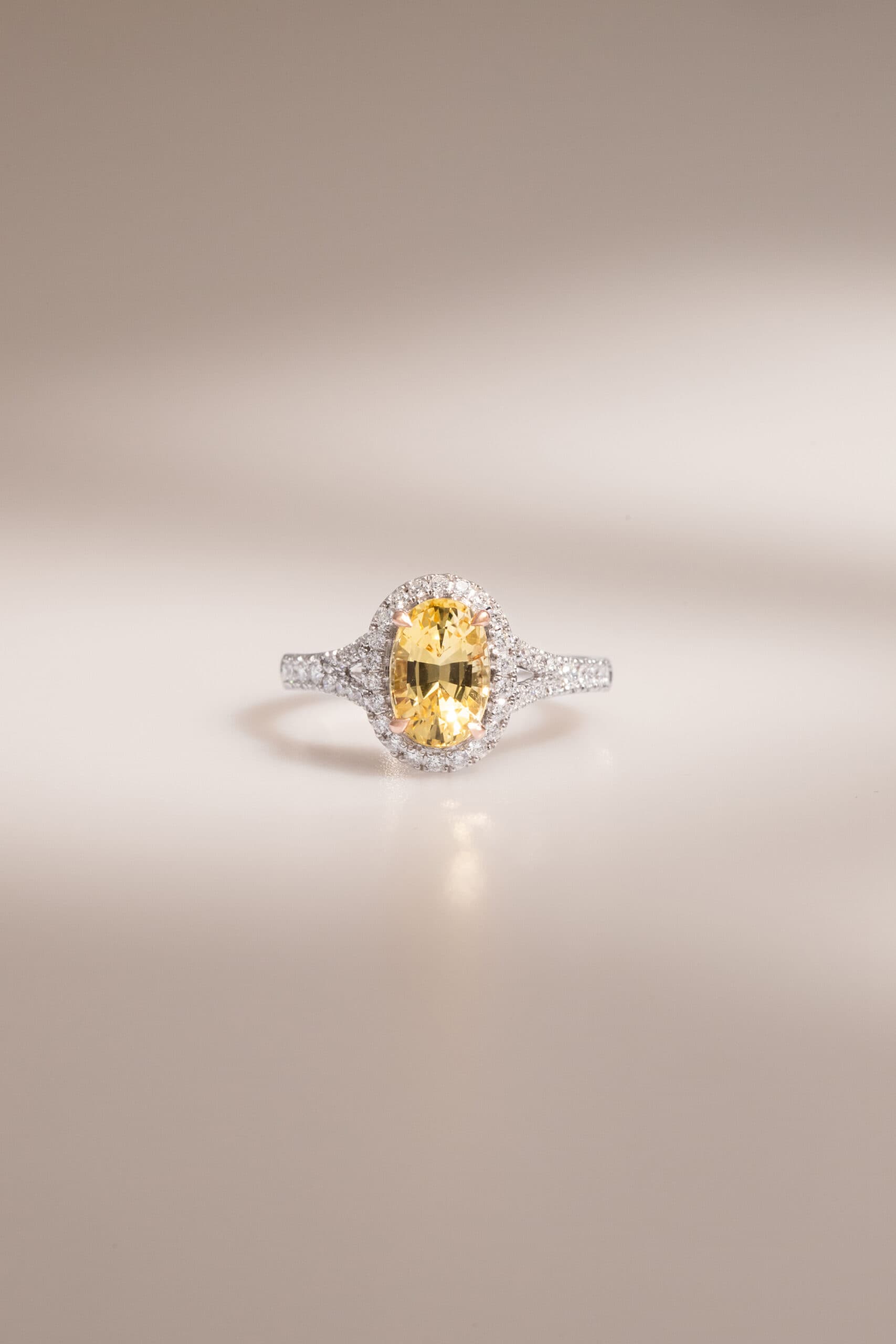 Bague saphir jaune, 1,77 ct
