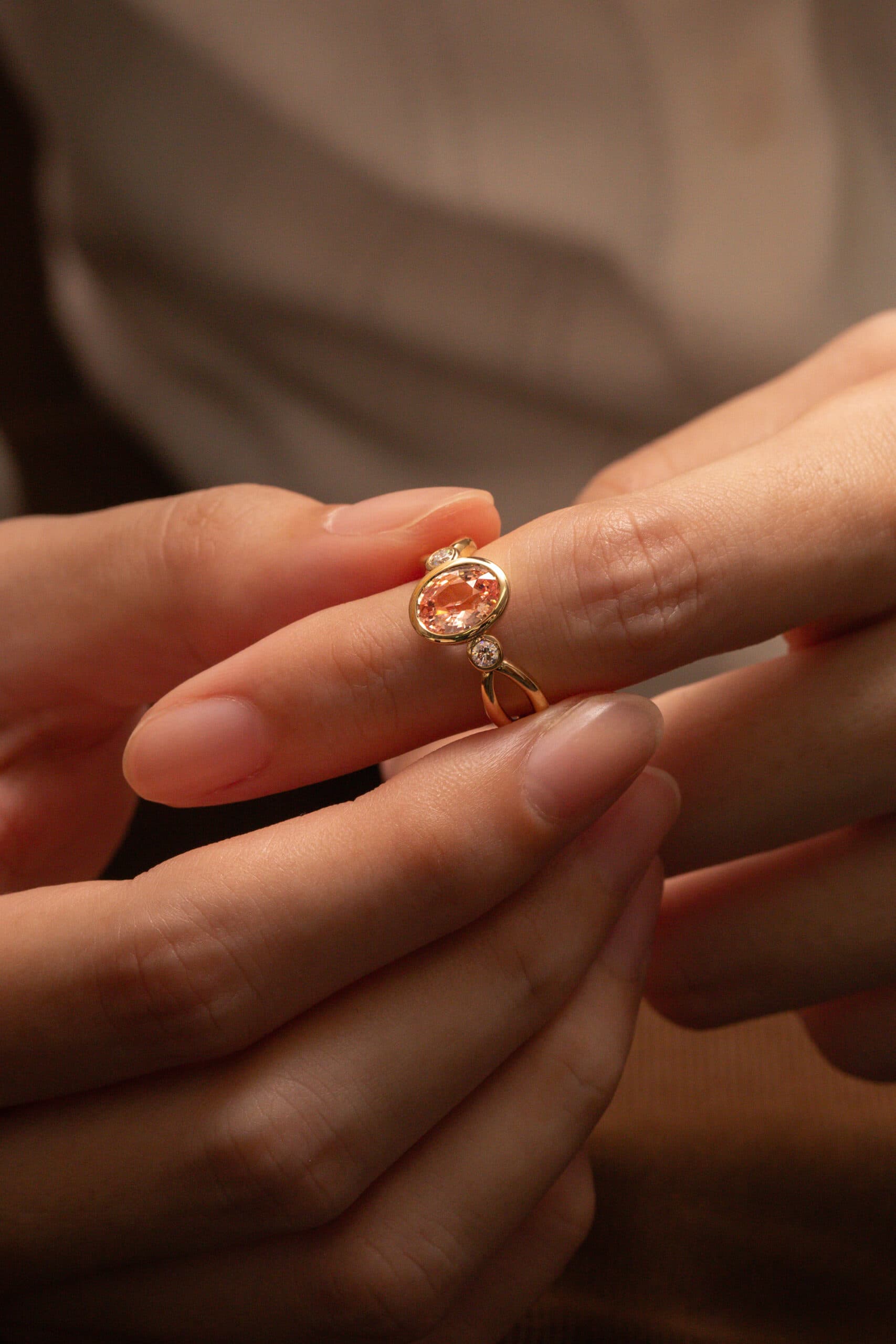 Bague saphir padparadscha, 1,56 ct