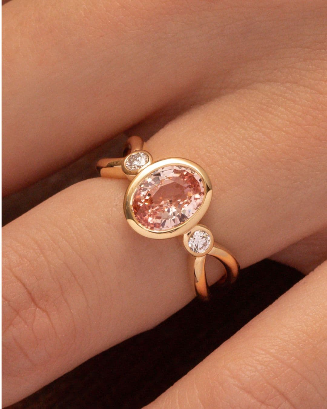 Bague de fiançailles avec Saphir Padparadscha