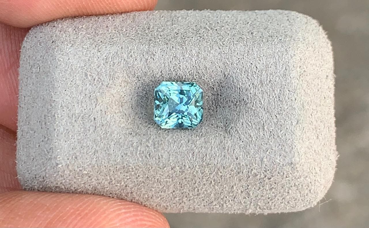 Saphir Vert Radiant de 1,10ct
