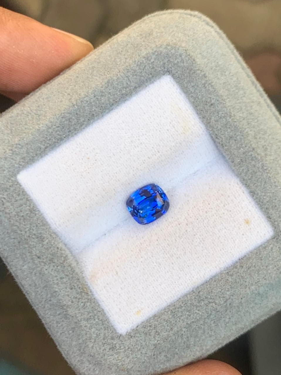 Blauer Saphir Kissenschliff 1,39 ct
