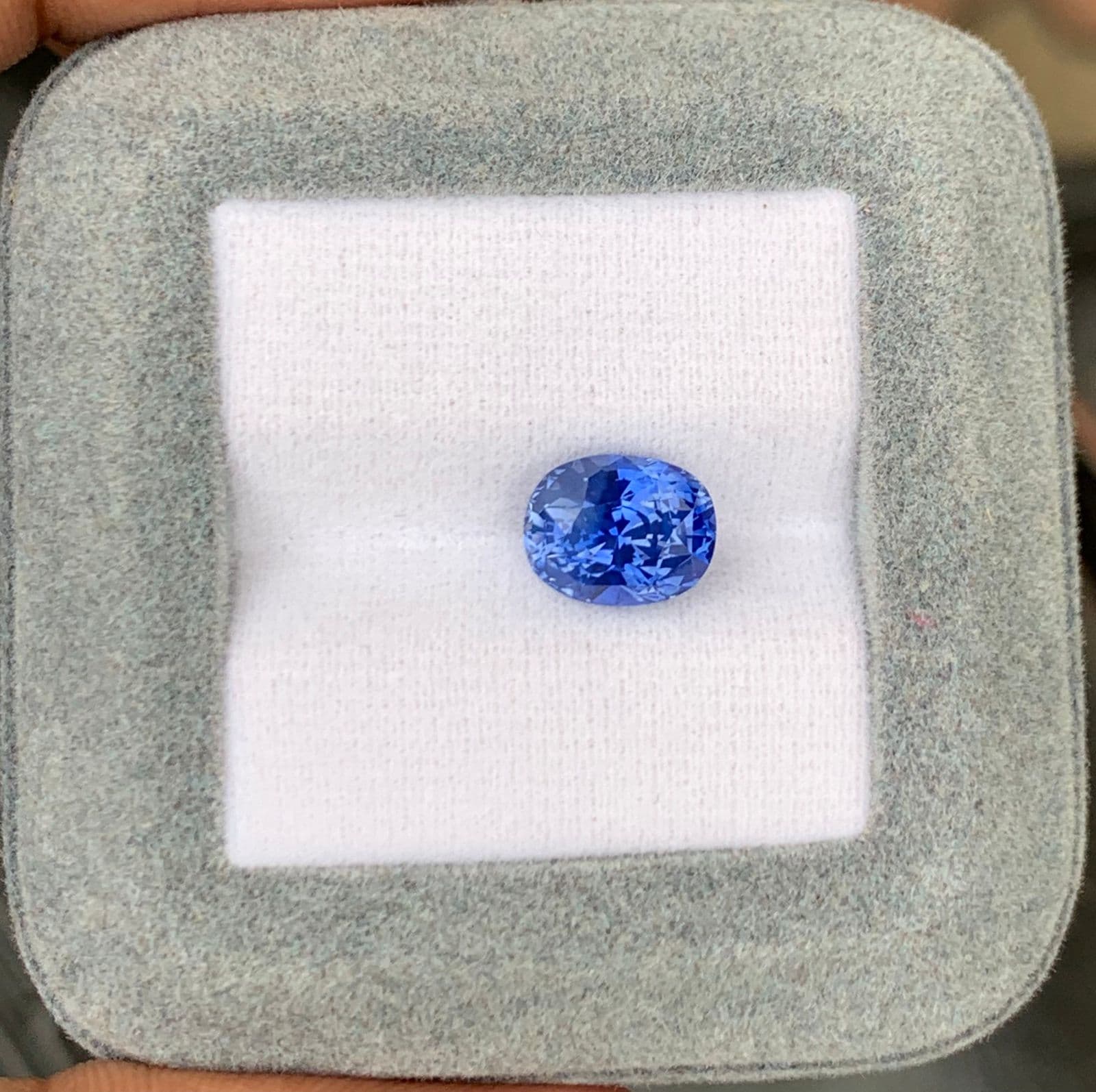 Ovaler Saphir von 3,80 ct