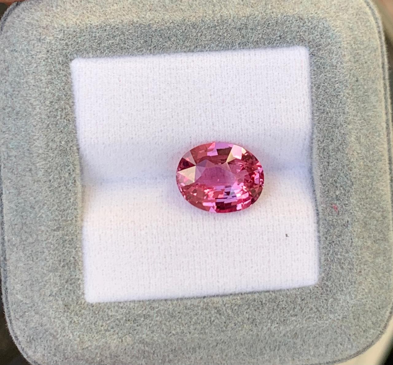 Padparadscha-Saphir Oval 4,52 ct