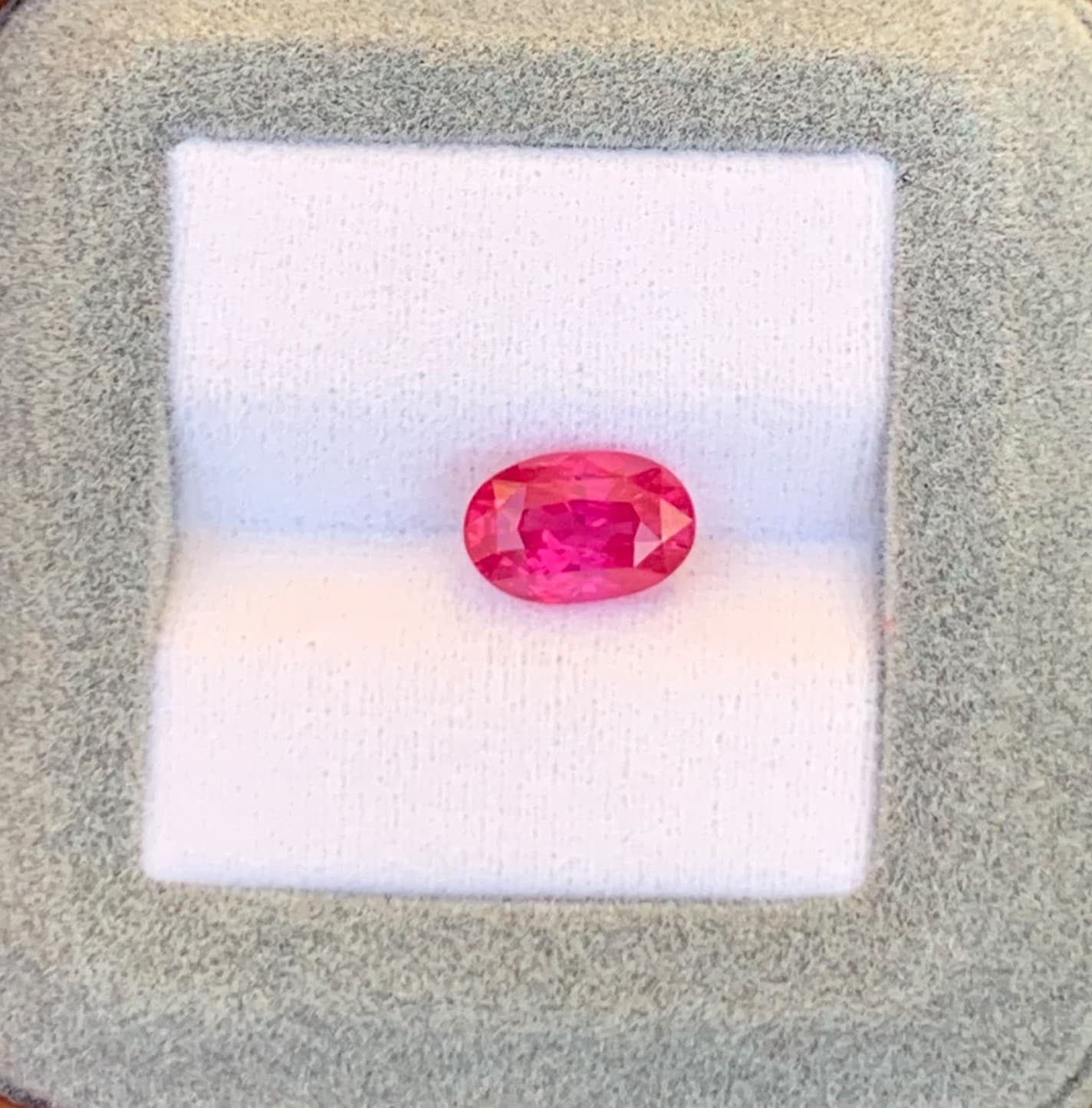 Saphir Rose Ovale de 3,02ct
