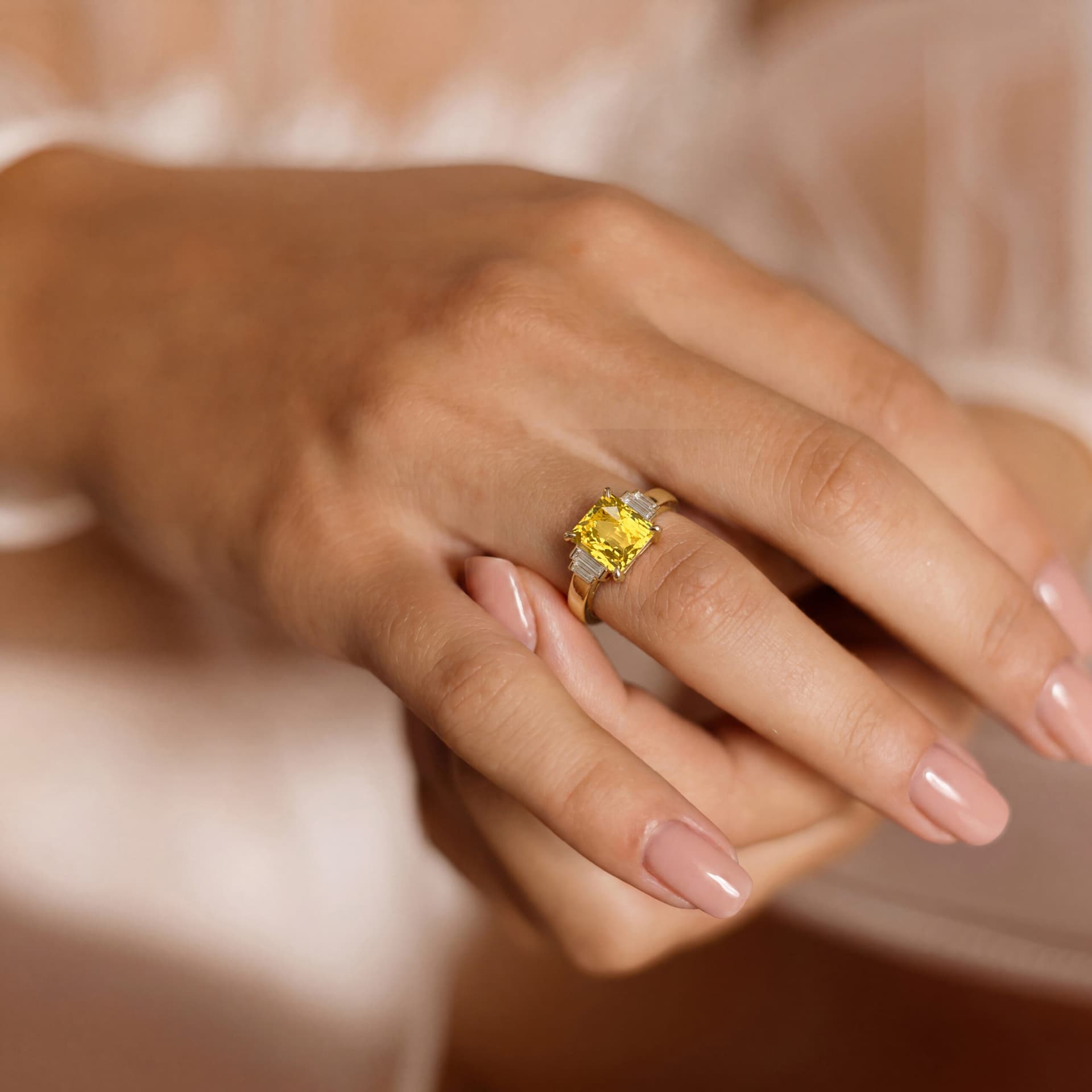 https://media.bonnot-paris.com/wp-content/uploads/2026/07/d5d86632_Square20Yellow20LS-scaled.jpg