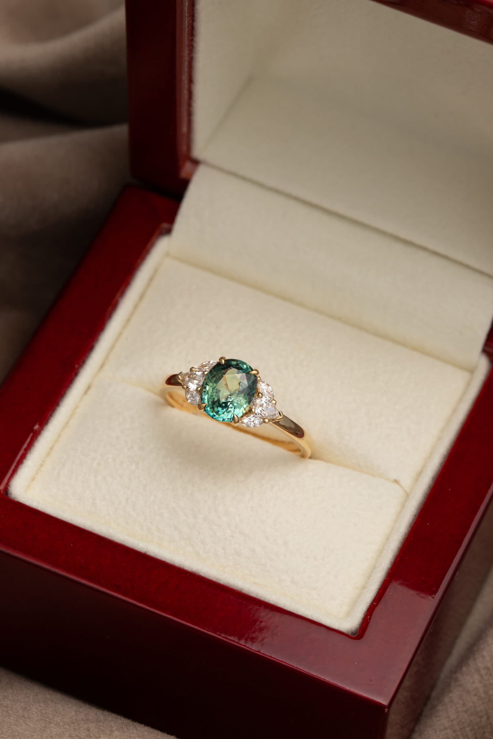 Bague saphir teal ovale 2,03ct