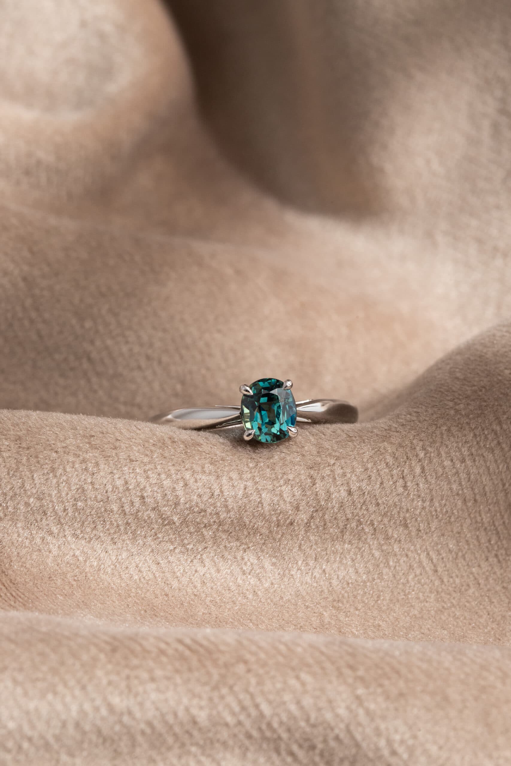 Bague saphir teal 1,22ct platine