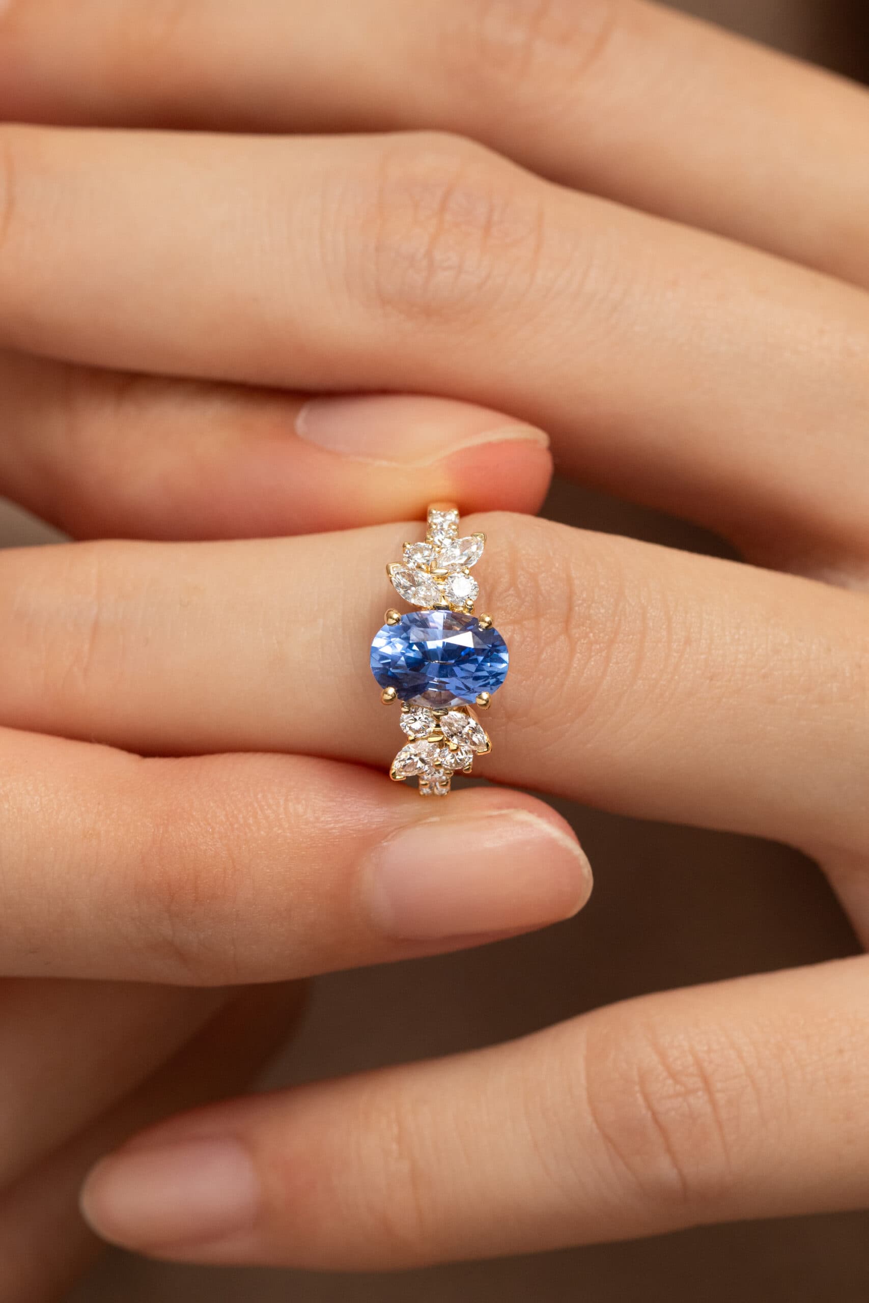 bague saphir bleu florale
