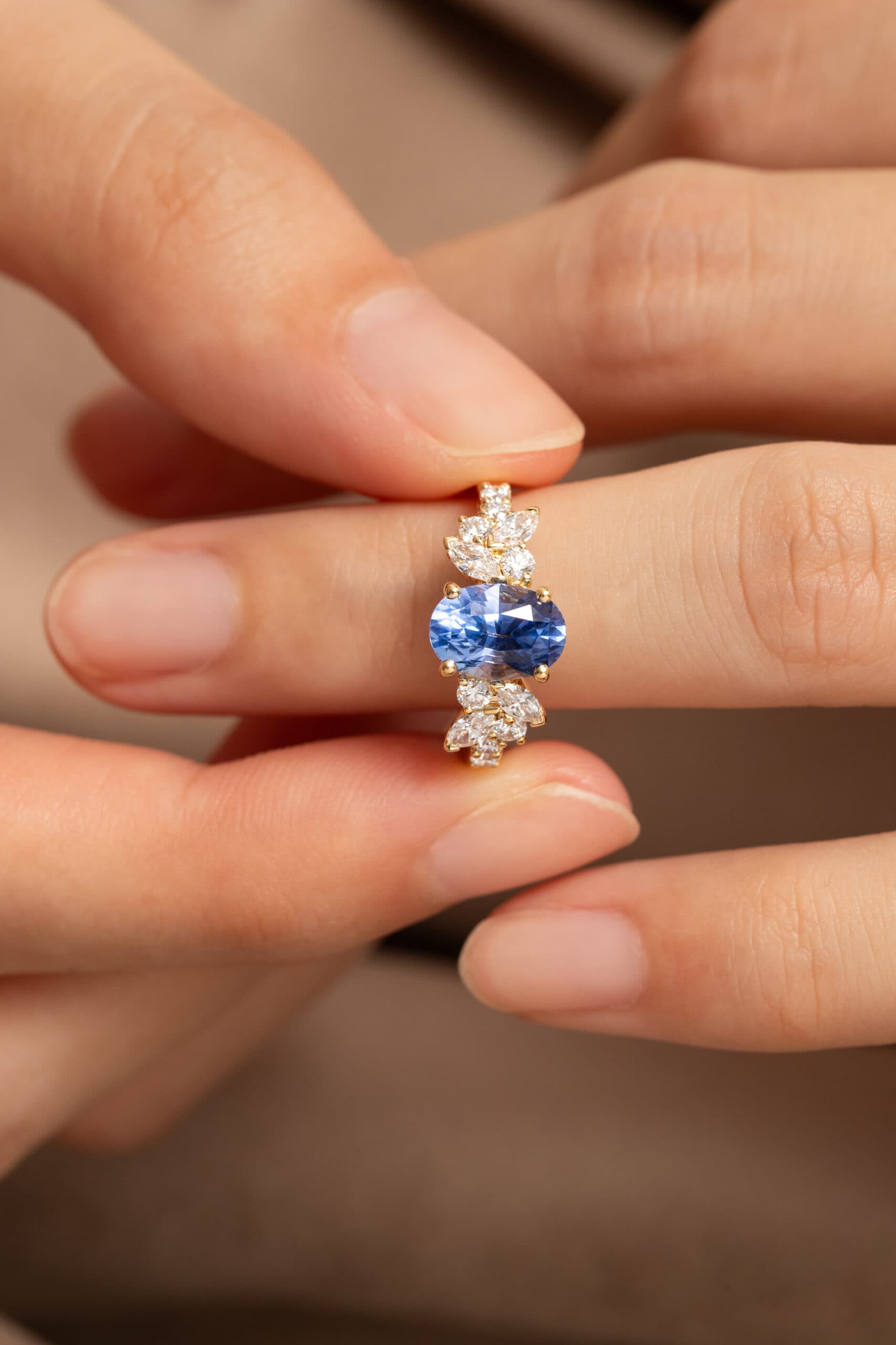 bague saphir bleu florale