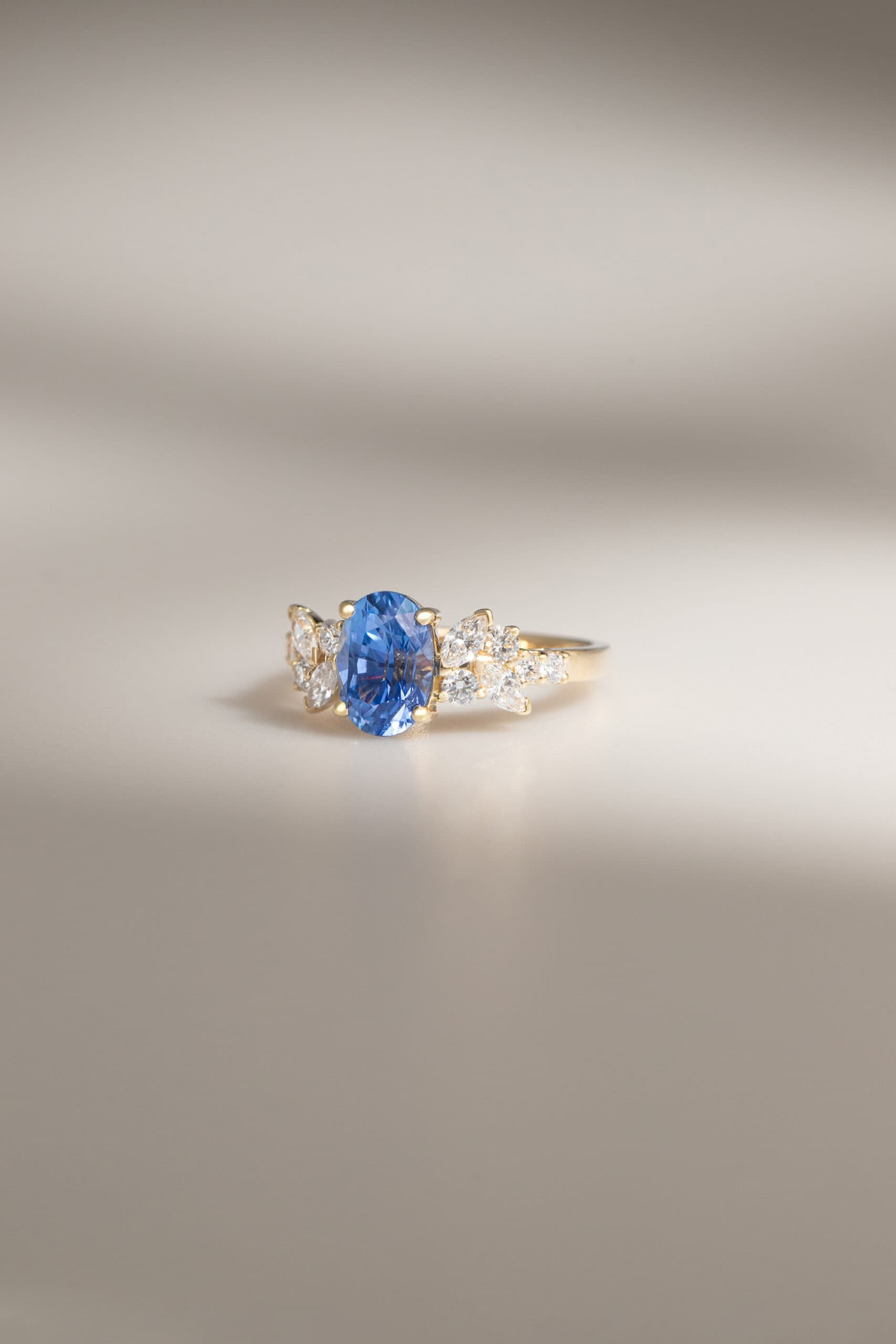 bague saphir bleu florale
