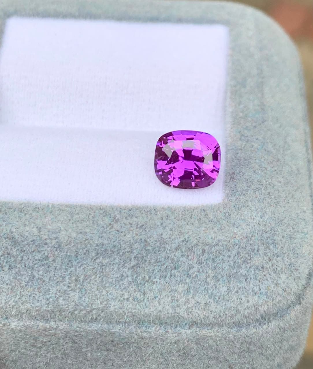 Saphir Violet Coussin de 2,15ct