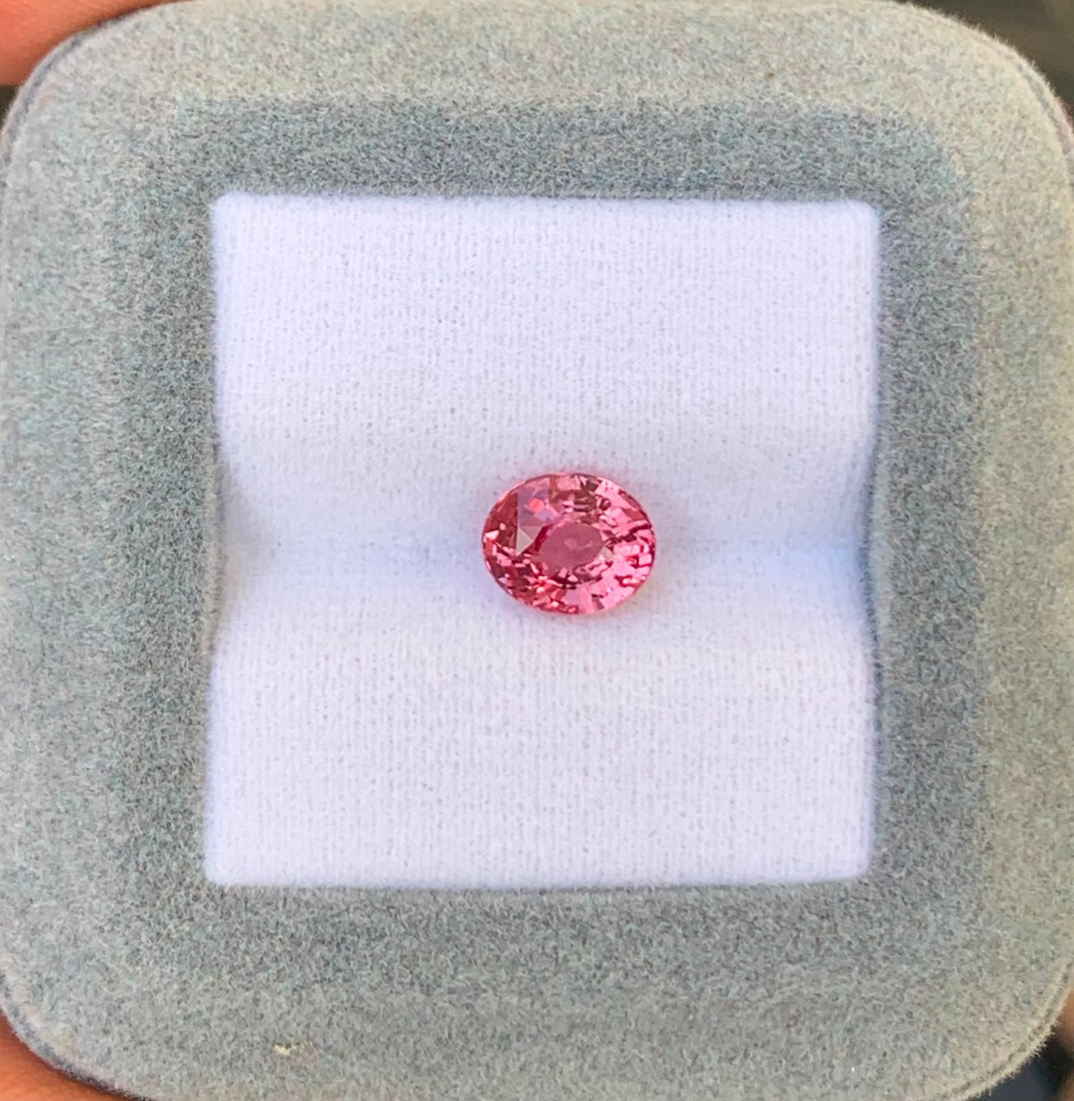 Zaffiro Padparadscha Ovale da 2,01ct