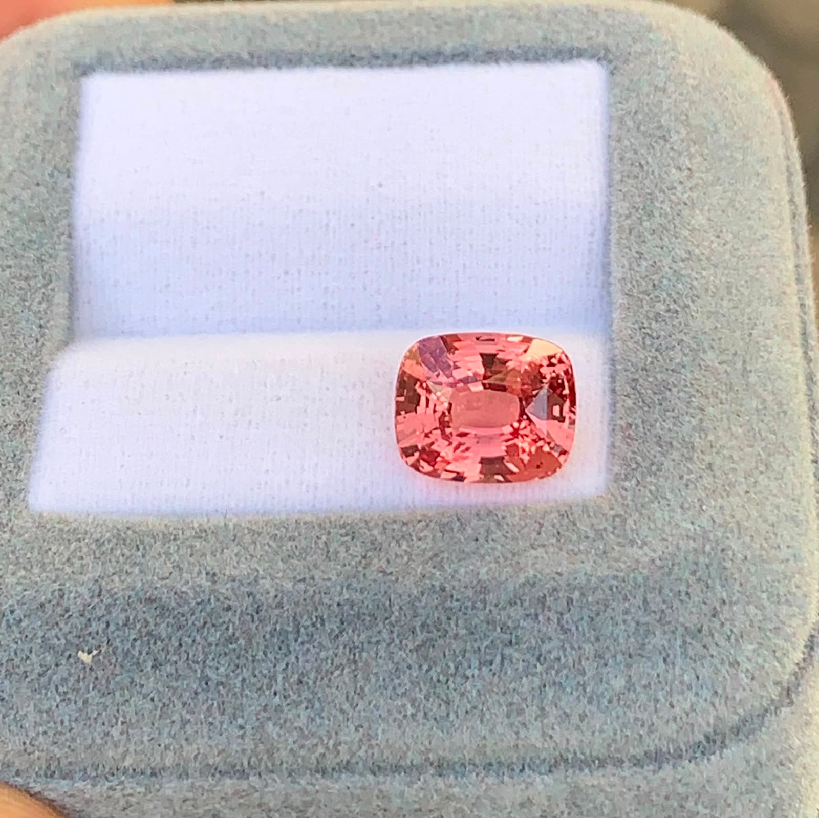 Saphir Padparadscha Coussin de 4ct