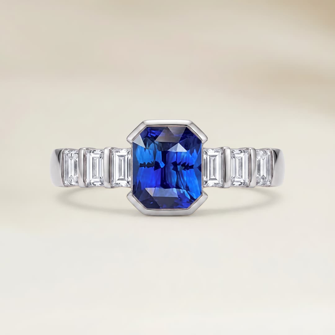 Bague Moderne Saphir Bleu Radiant de 2,55ct