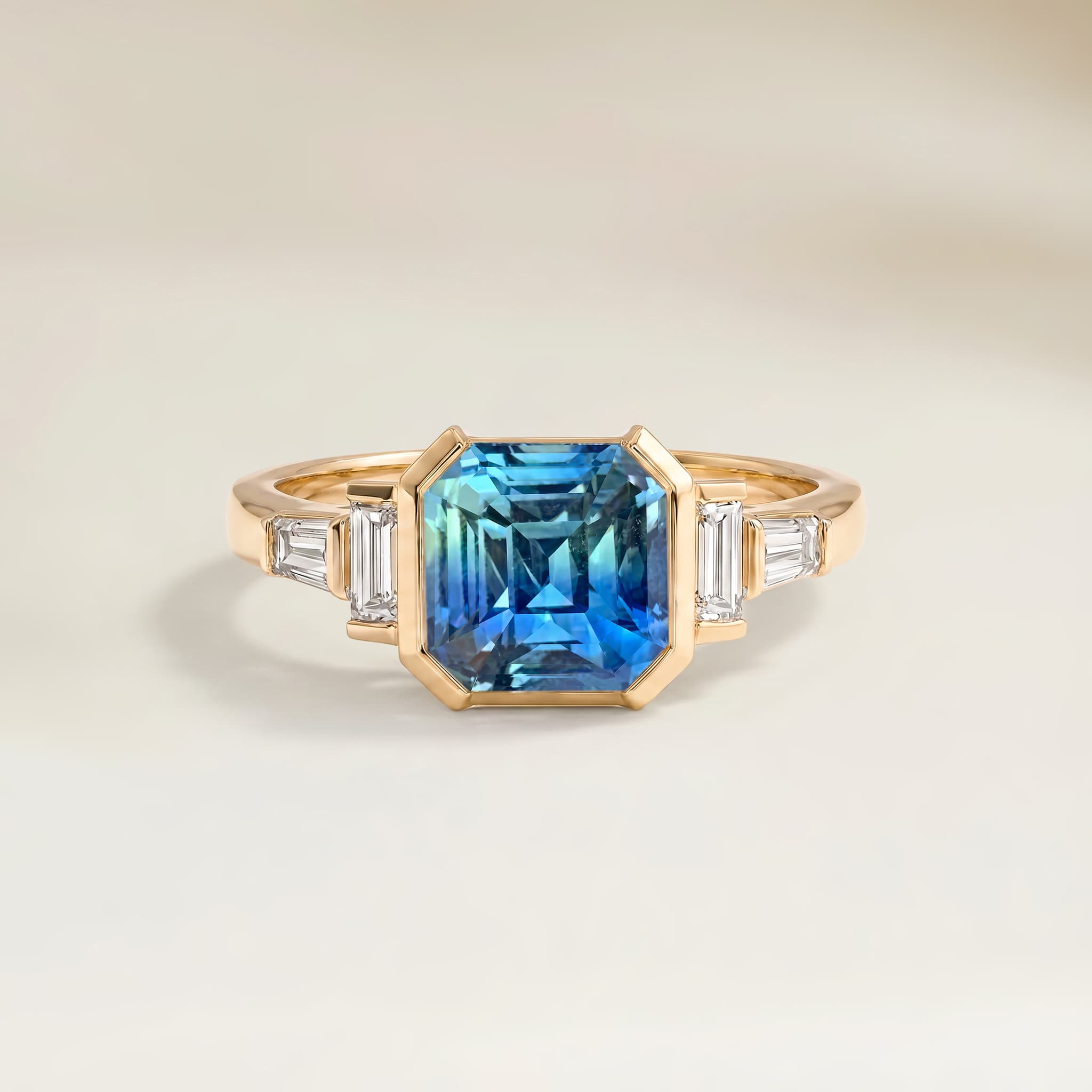 Bague Art Deco Saphir Teal Rectangle de 1,12ct — Or Jaune 18k - vue principale