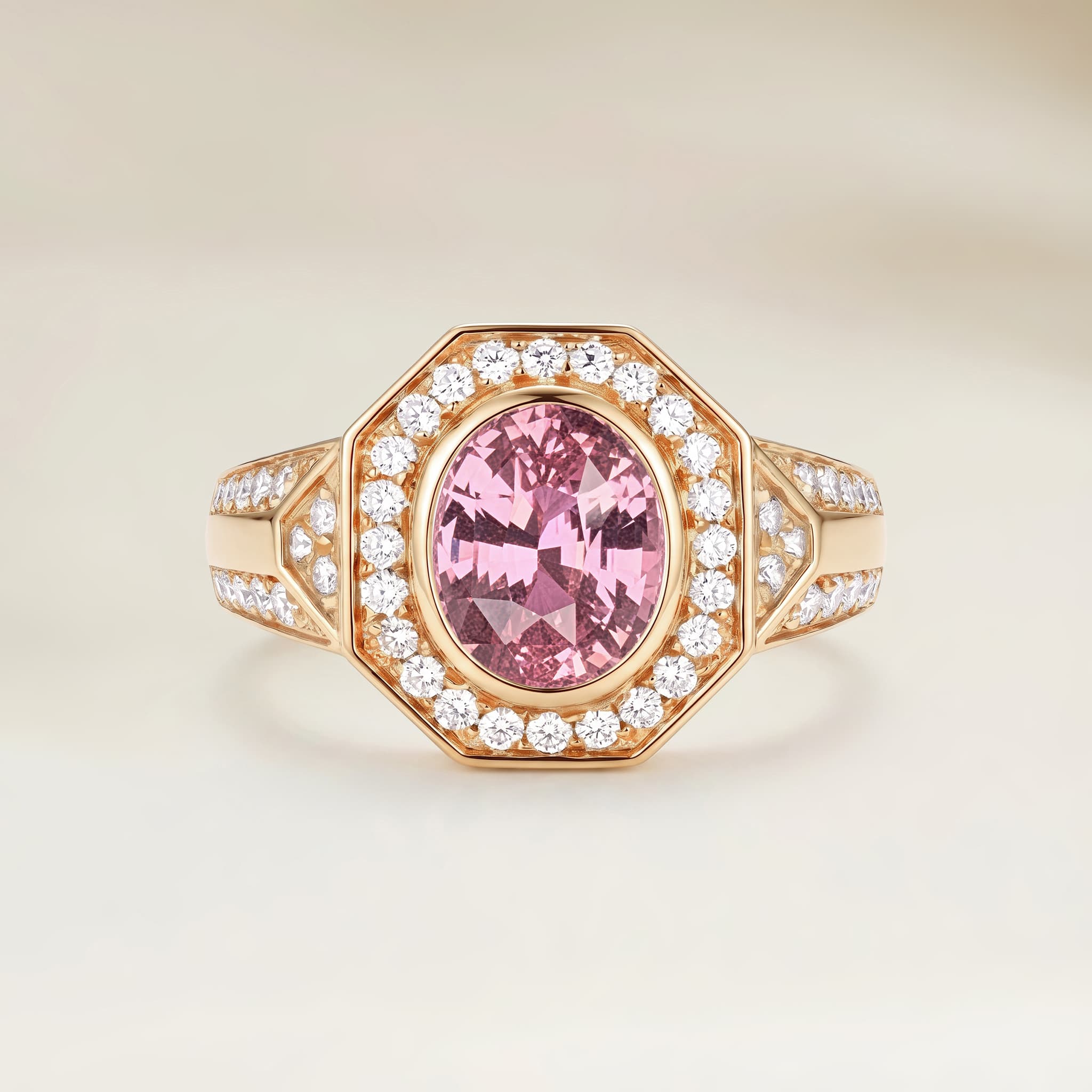 Bague Art Deco Saphir Padparadscha Ovale de 2,20ct — Or Jaune 18k - vue principale