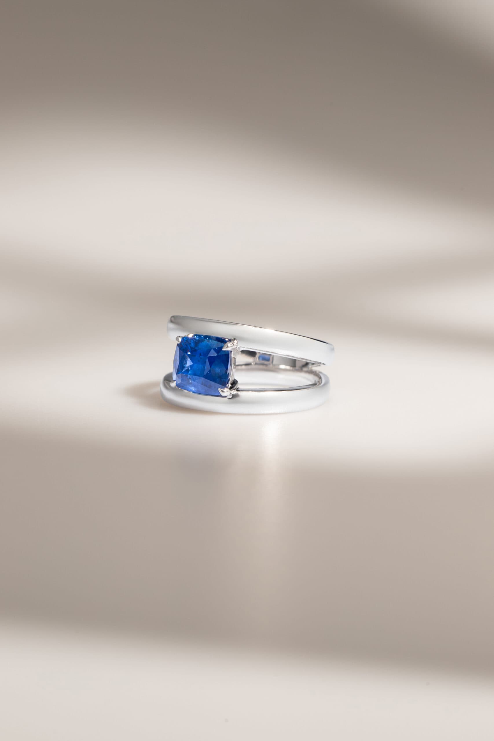 bague saphir bleu 3ct bonnot paris