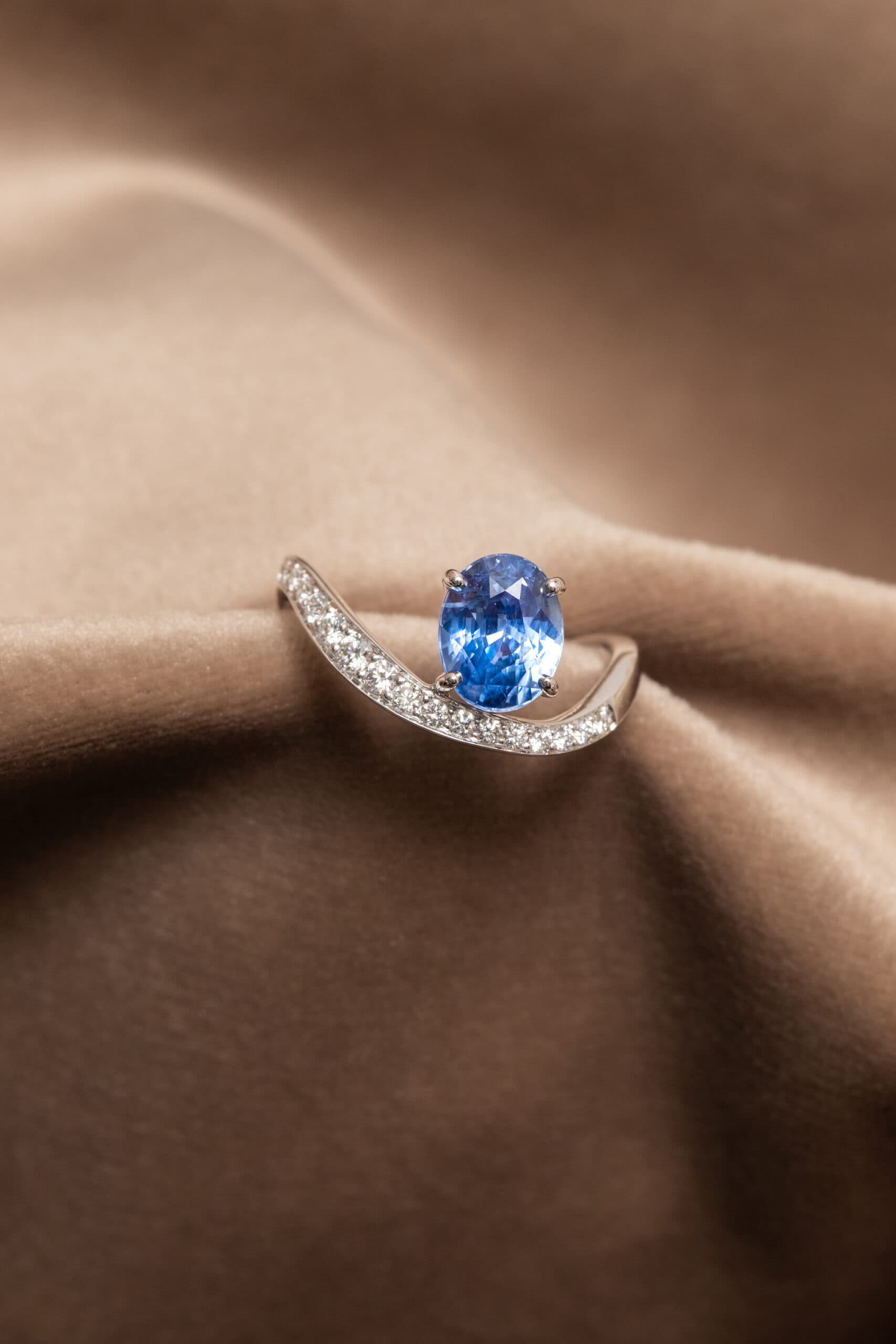 bague saphir bleu wave