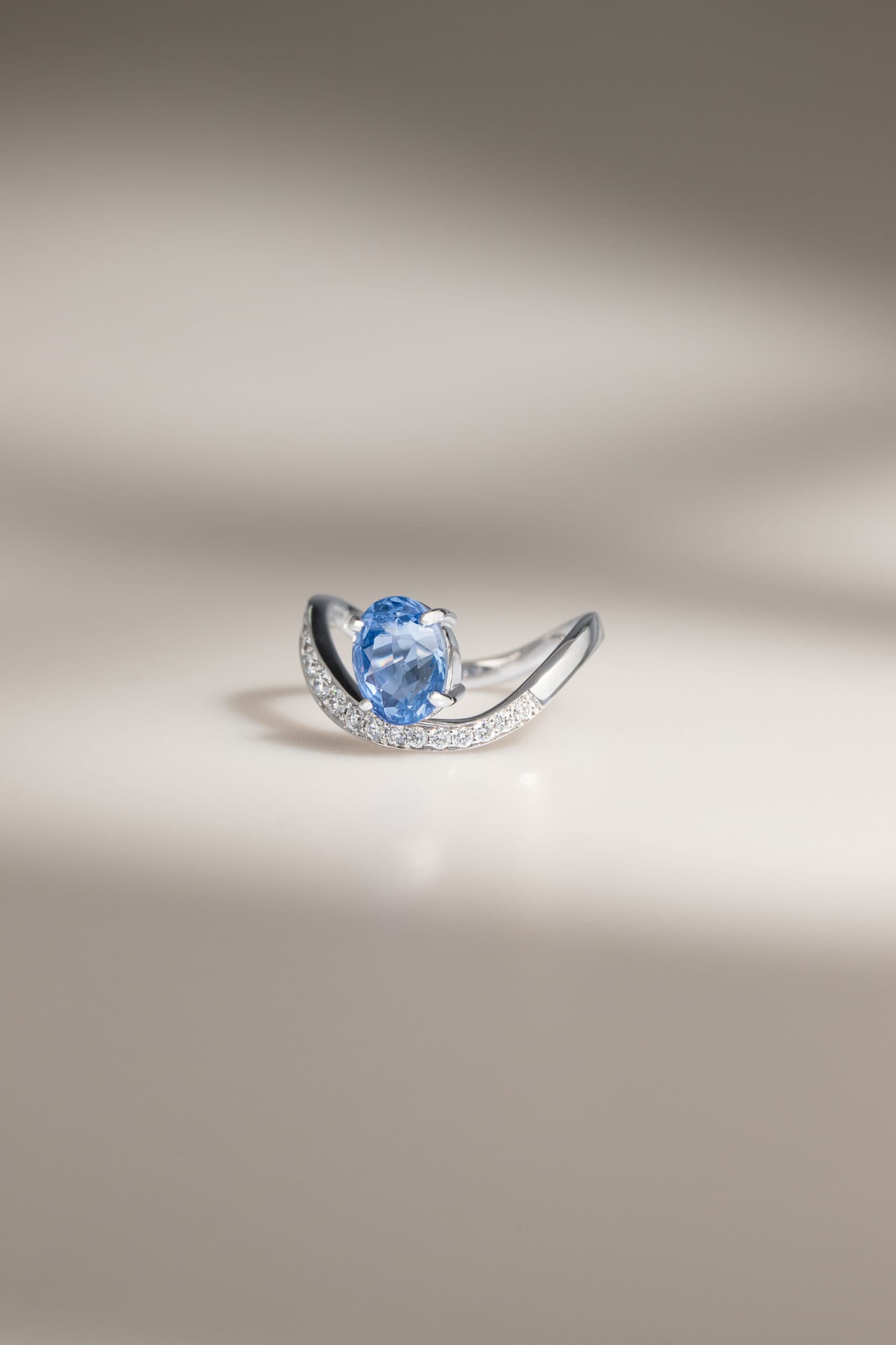 bague saphir bleu wave
