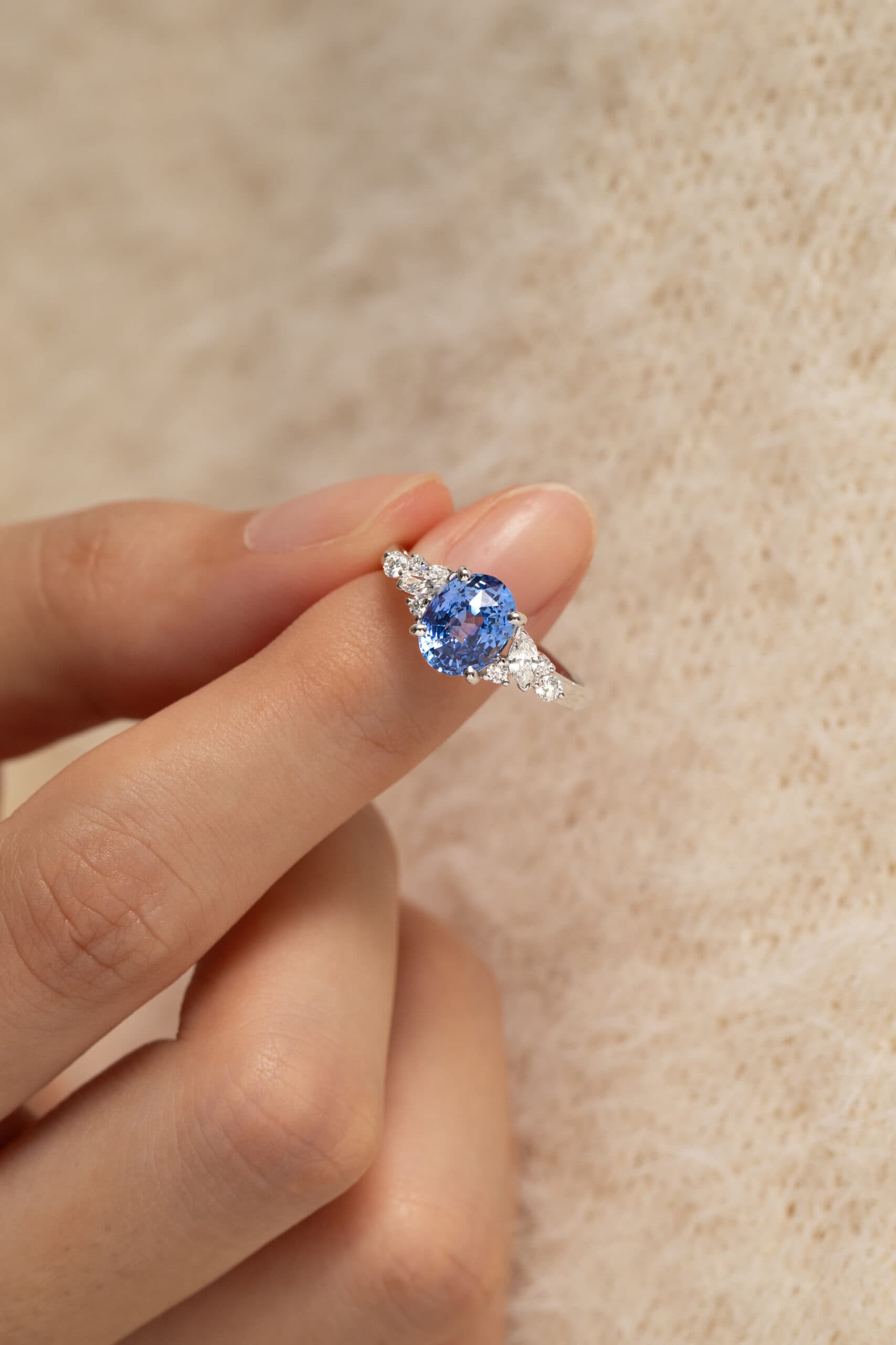 Bague saphir bleu 2,11ct Or Blanc