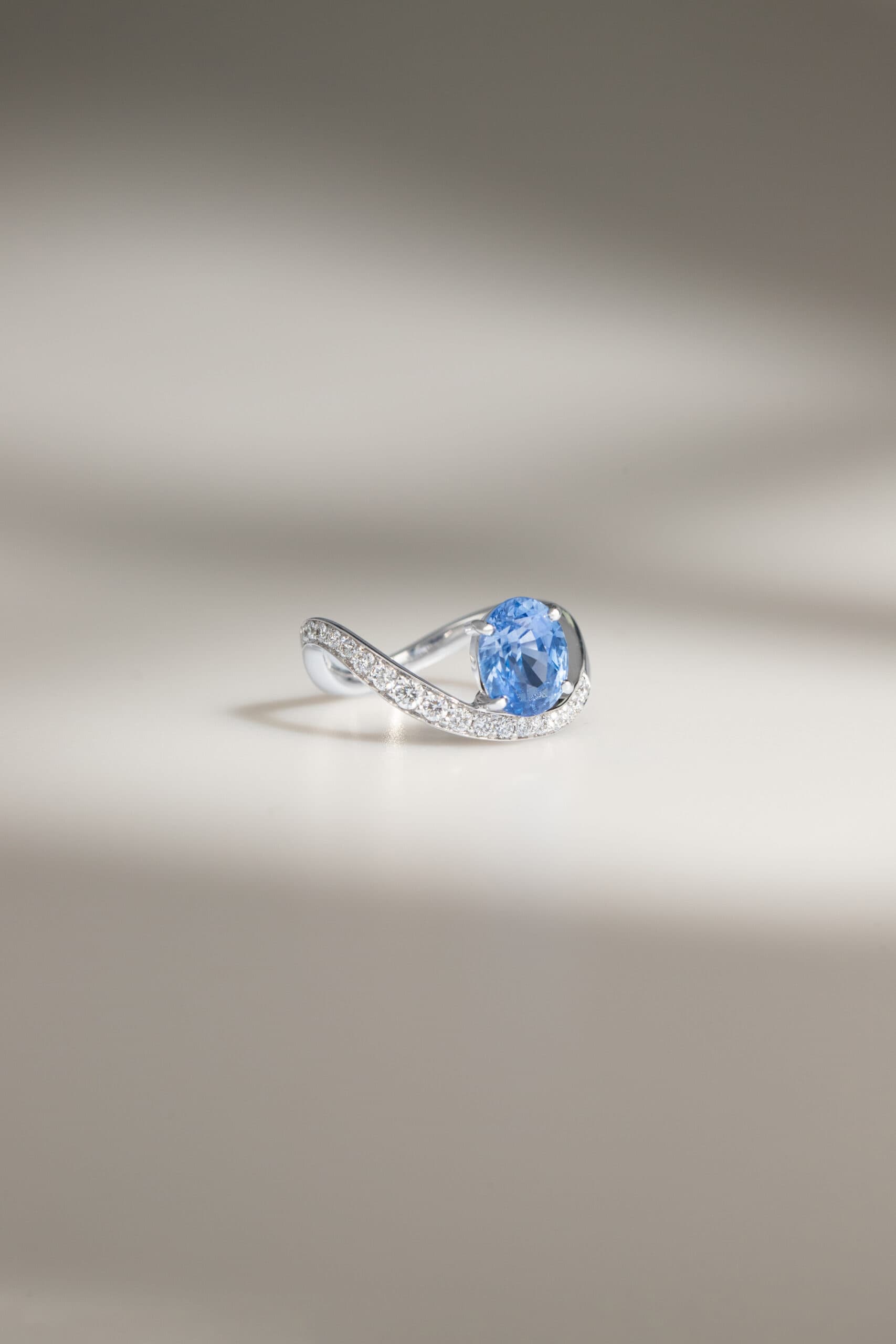 bague saphir bleu wave