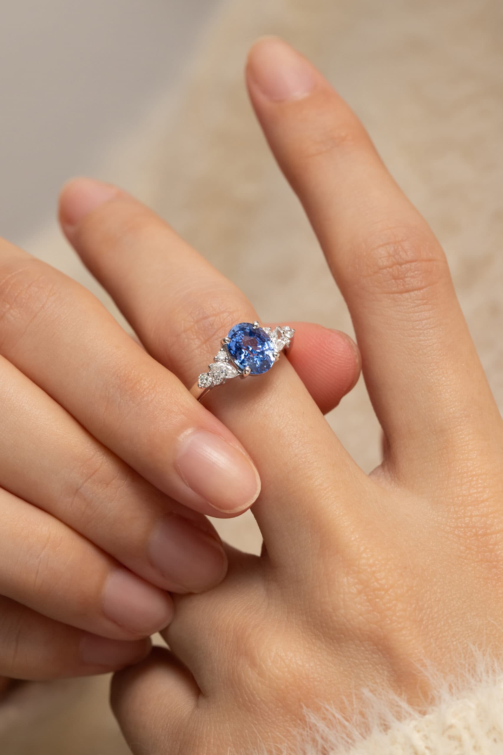 Bague saphir bleu 2,11ct Or Blanc