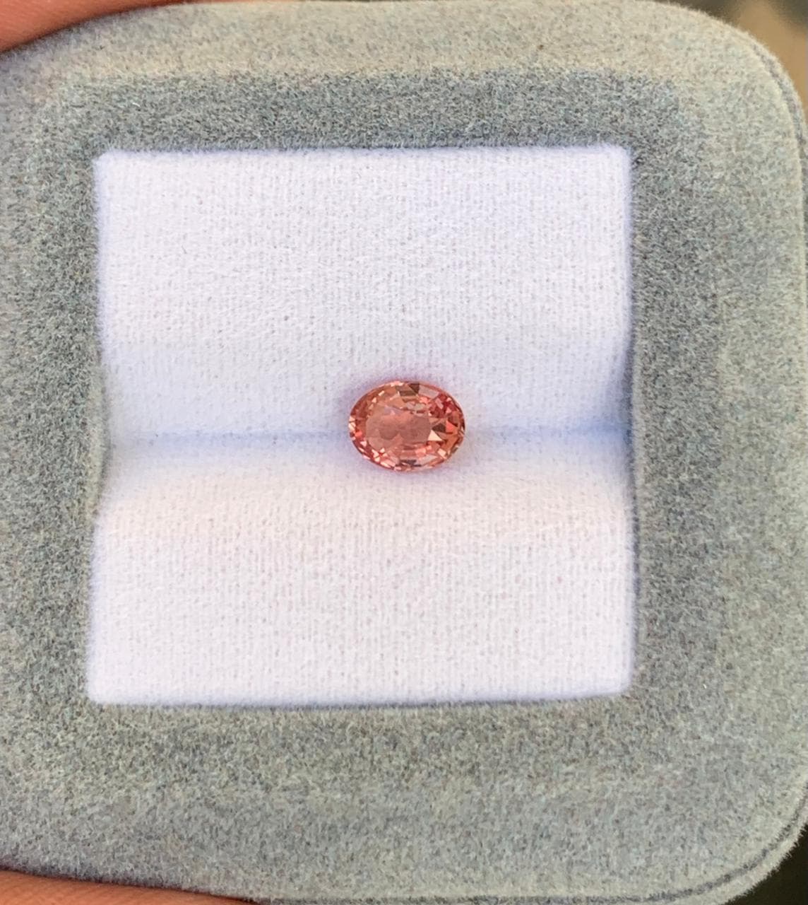 Saphir Padparadscha Ovale de 1,02ct — Madagascar, Chauffé