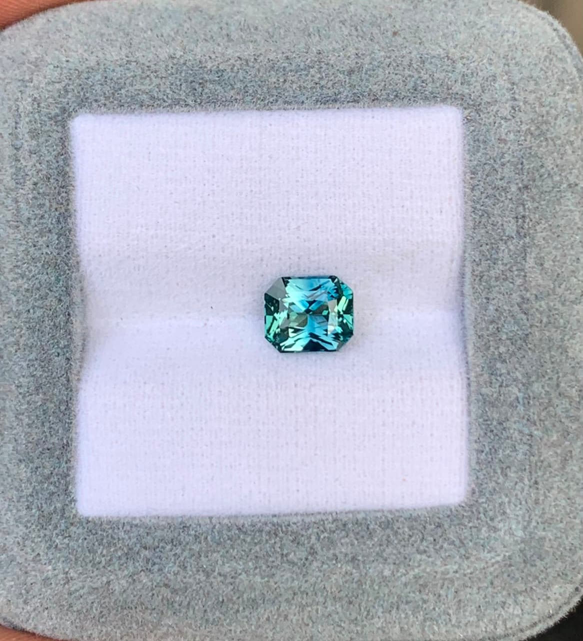Teal-Saphir im Radiant-Schliff, 1,60 ct
