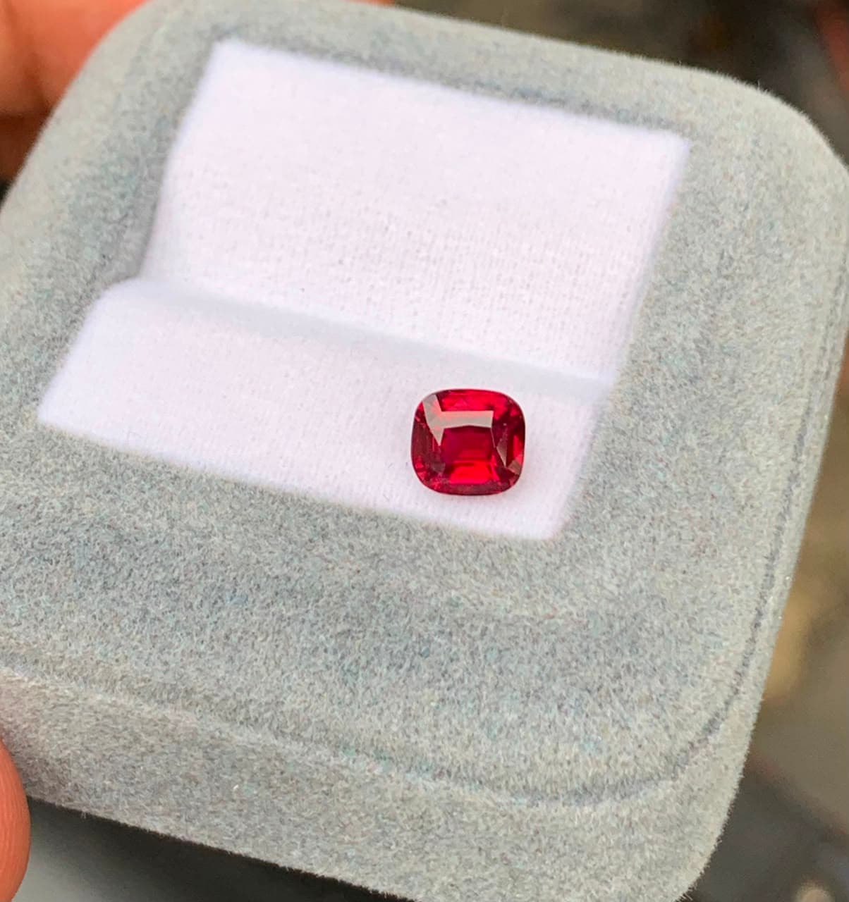 Madagaskar-Rubin im Kissenschliff, 1,51 ct