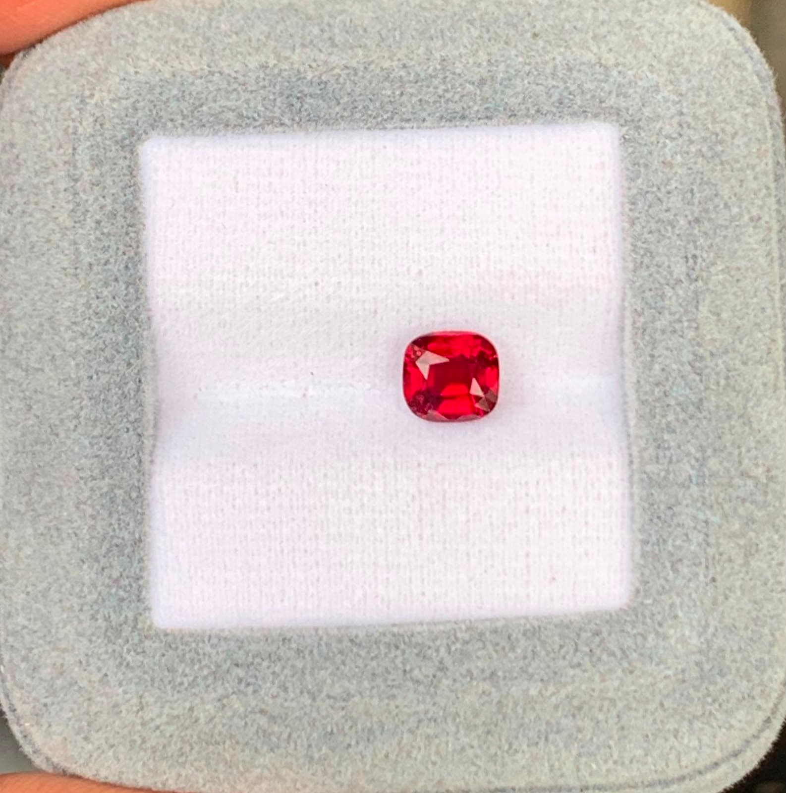 Madagaskar-Rubin im Kissenschliff, 1,51 ct