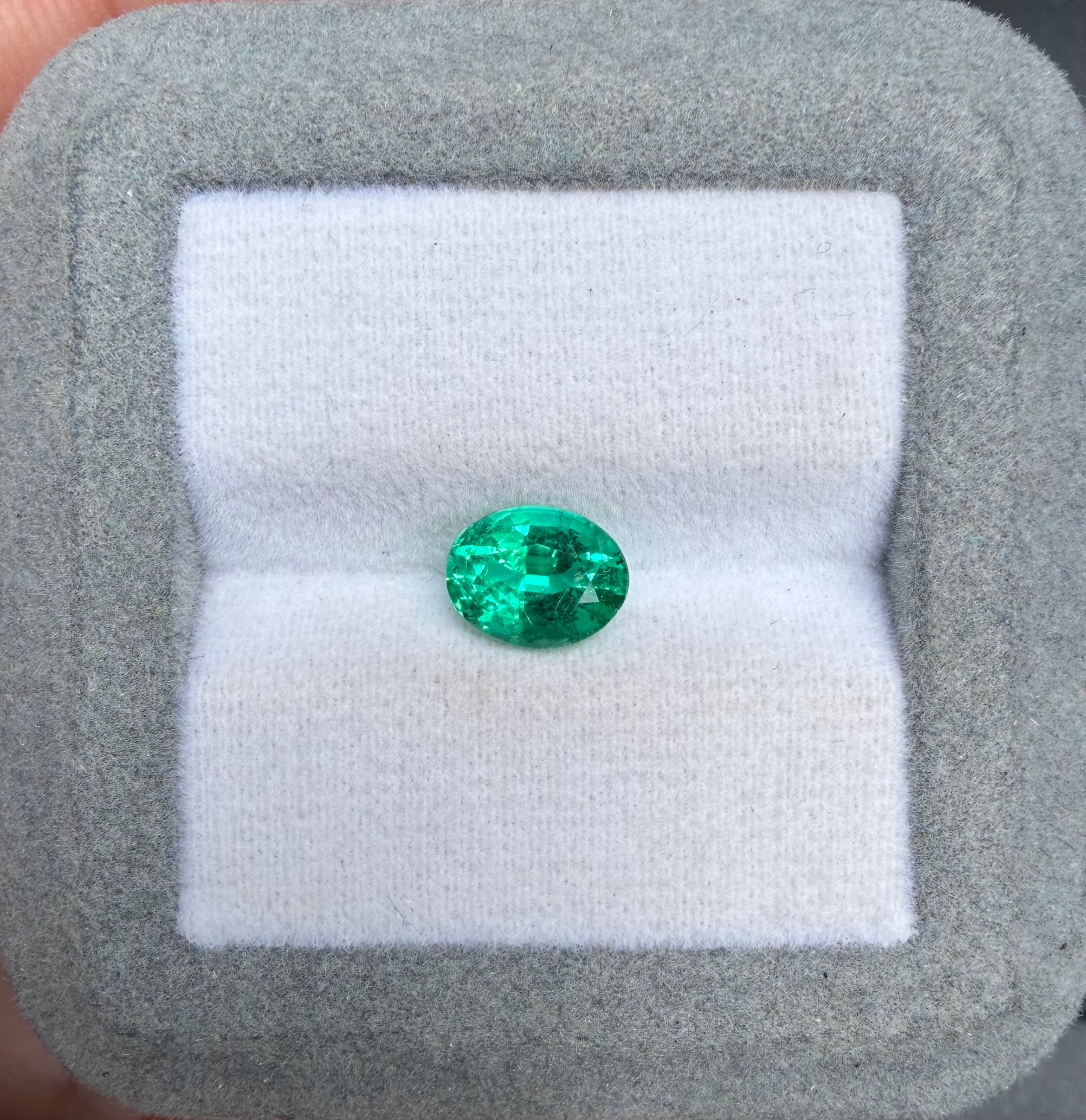 Emeraude de Zambie Ovale de 1,33ct