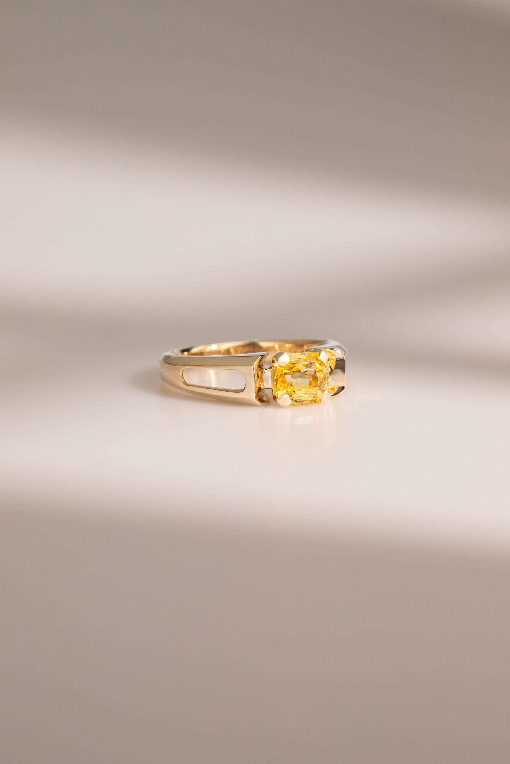 Bague saphir jaune