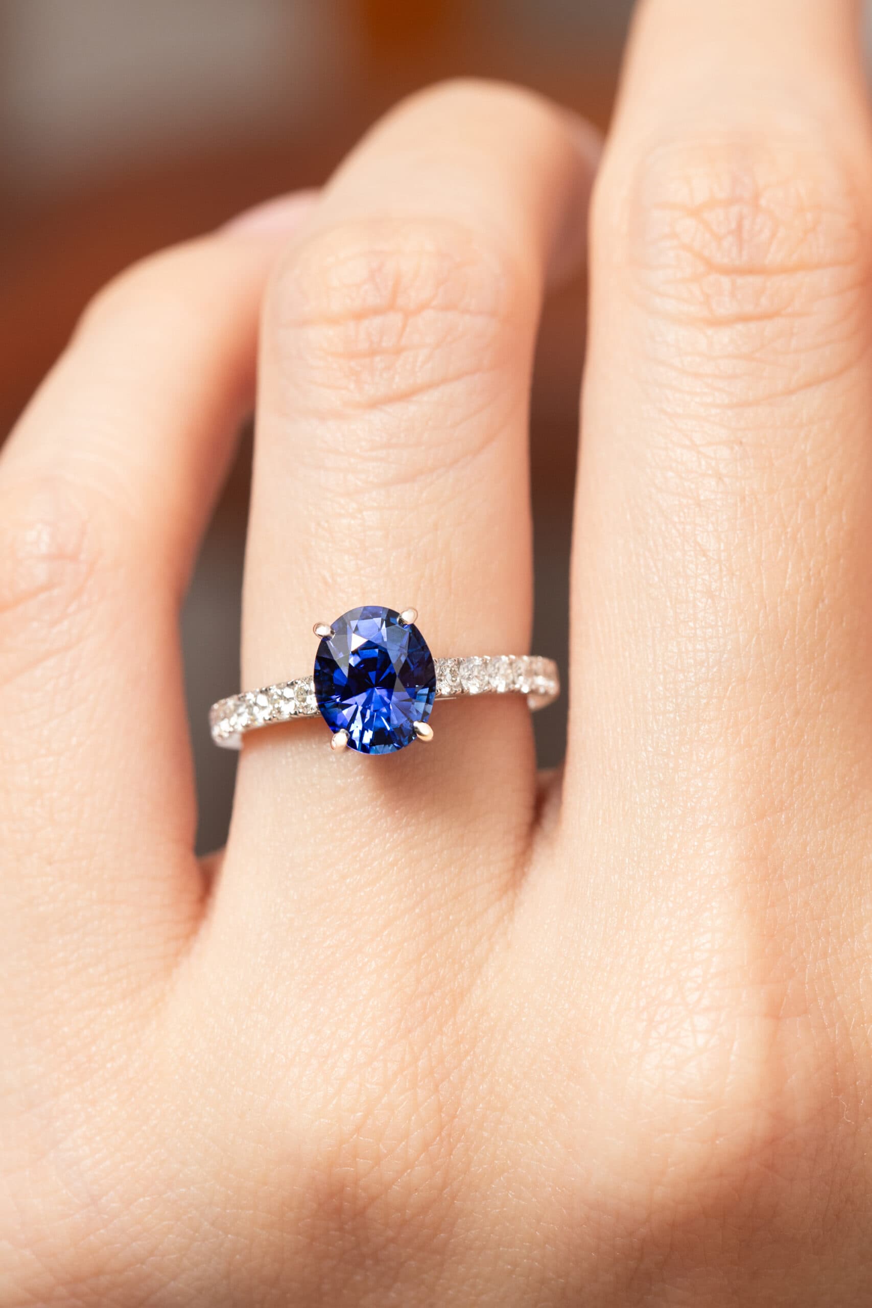 bague platine saphir bleu royal