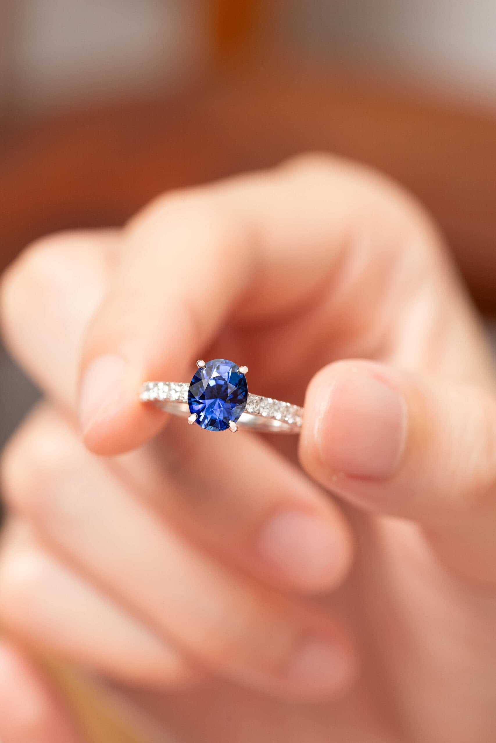 bague platine saphir bleu royal