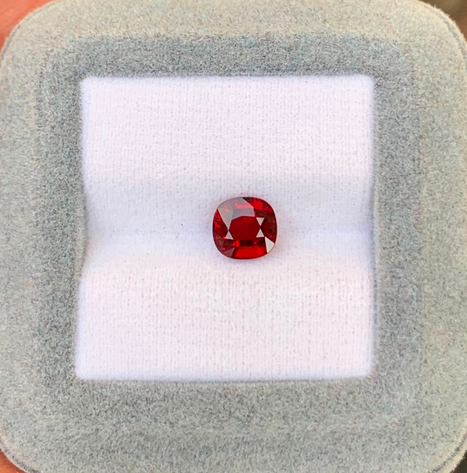 Rubino del Mozambico taglio cuscino da 1,63 ct — Mozambico