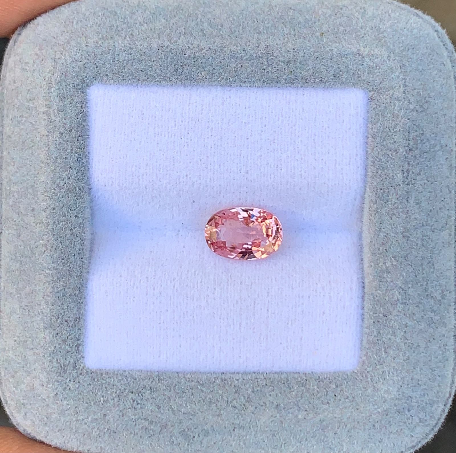 Saphir Padparadscha Ovale de 2,02ct — Madagascar, Chauffé (2)