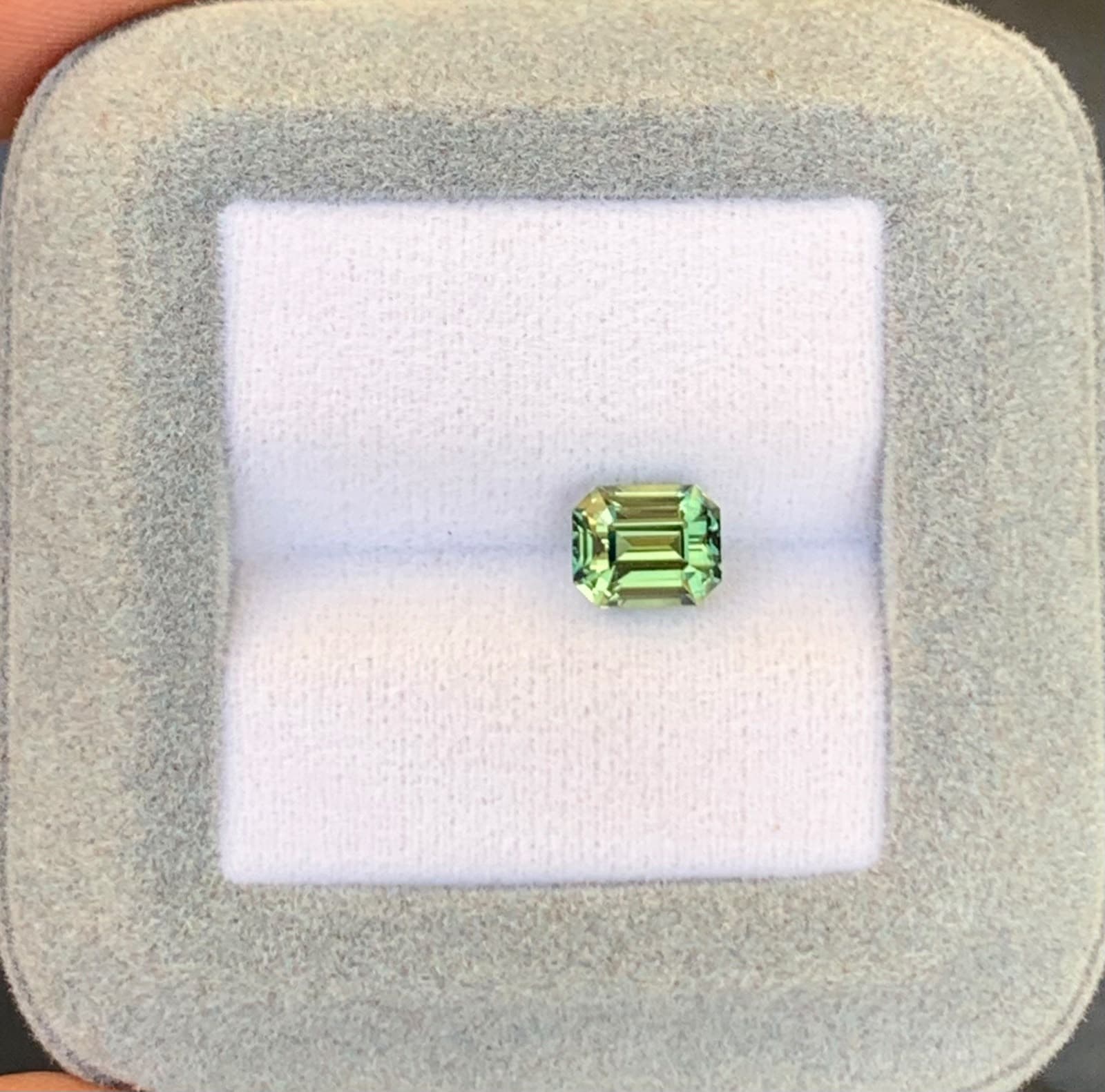 Saphir Bicolore Rectangle de 2,05ct — Madagascar