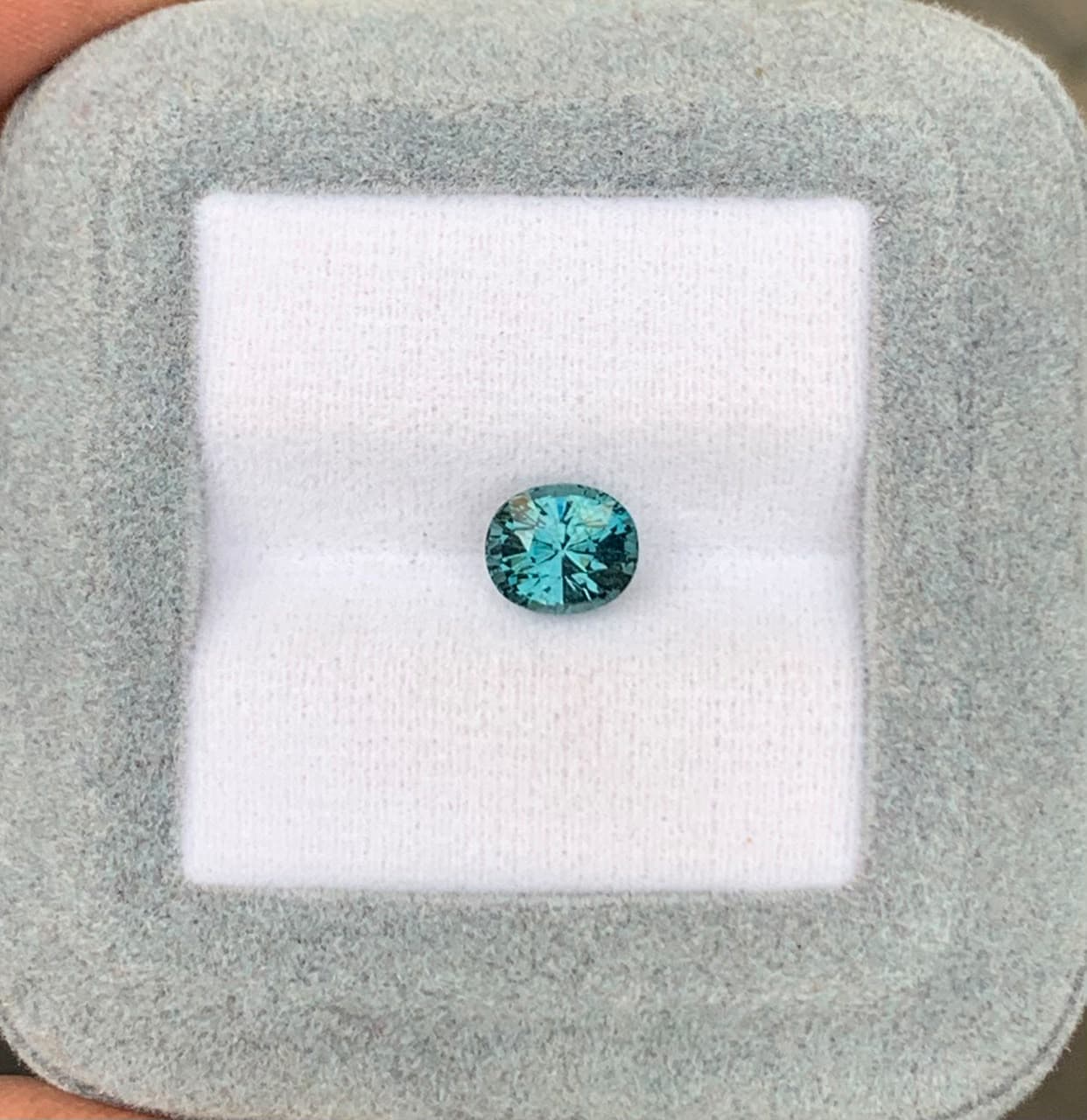 Saphir Teal Ovale de 1,58ct