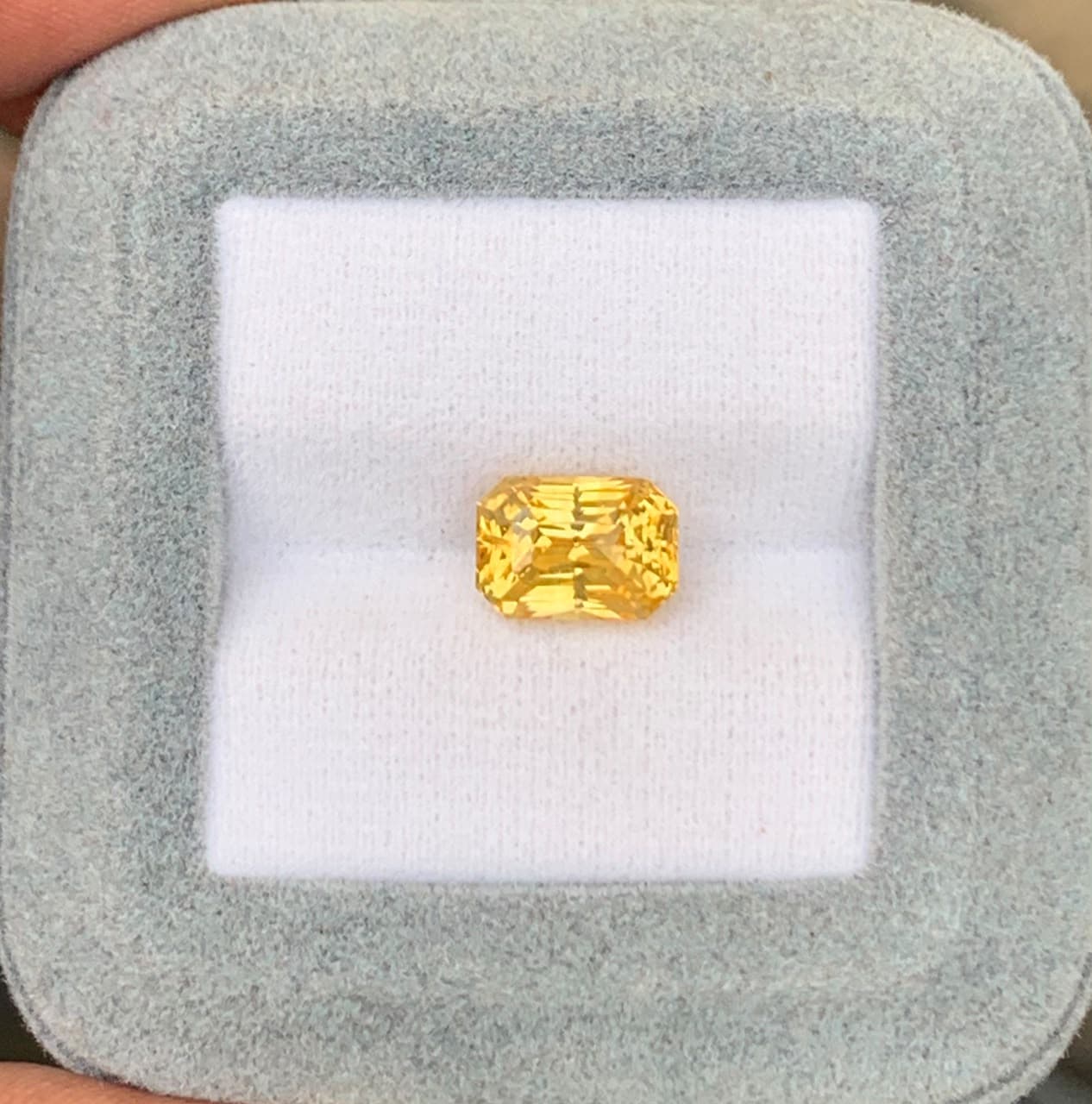 Saphir Jaune Radiant de 3,78ct