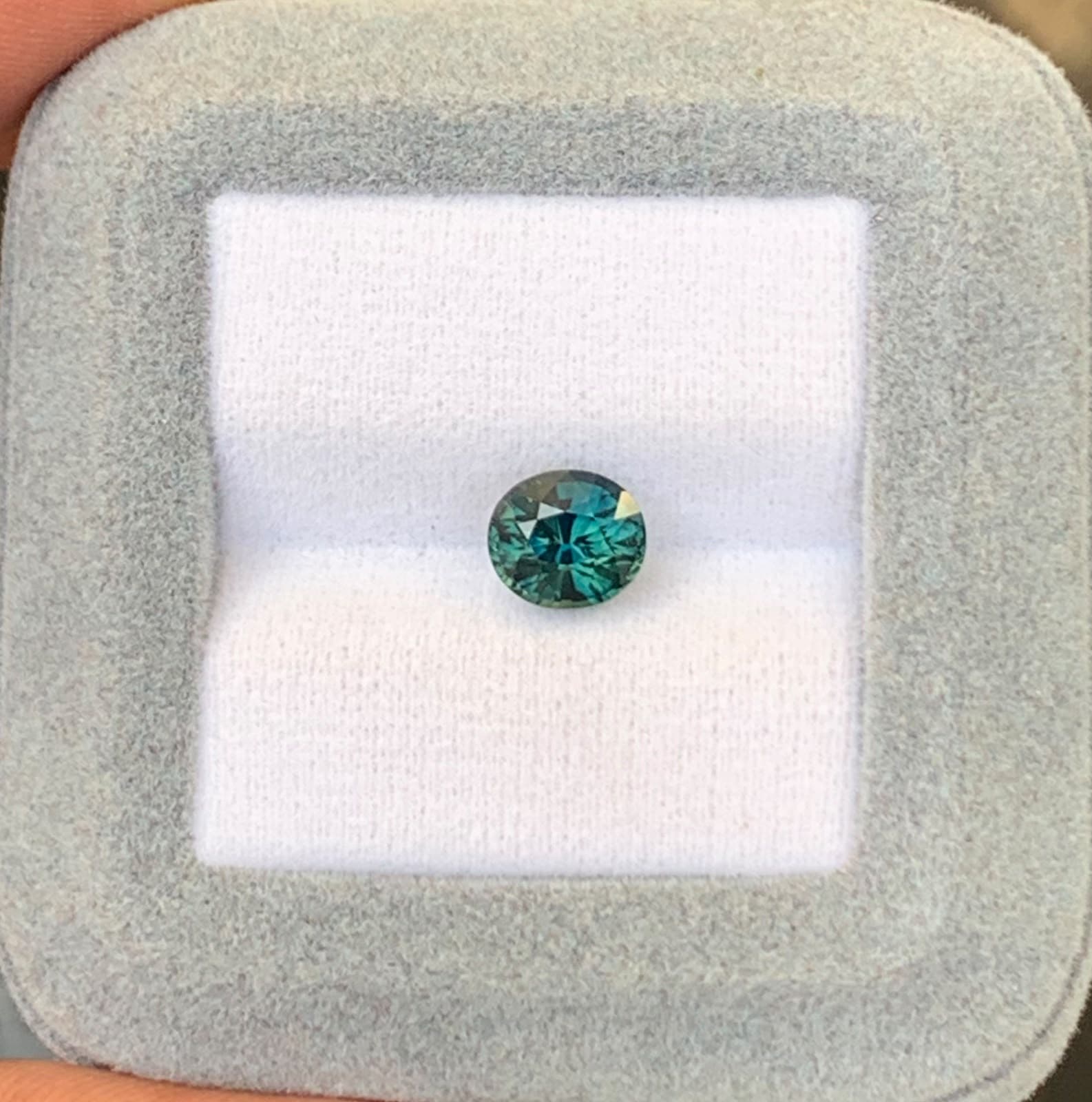 Saphir Teal Ovale de 2,20ct — Madagascar