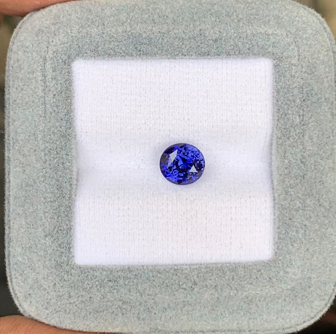 Saphir Violet Ovale de 2,05ct
