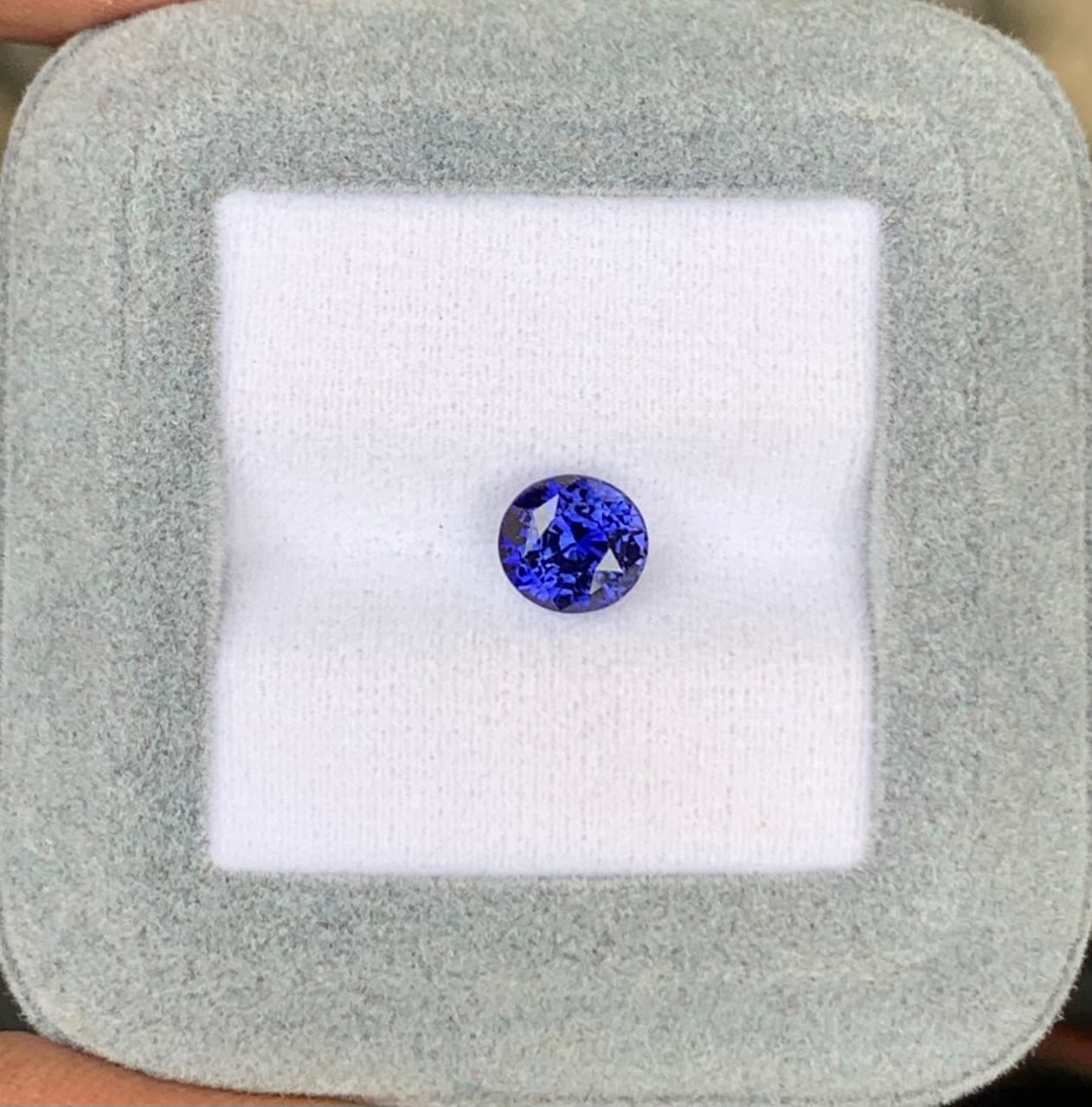 Saphir Violet Ovale de 2,05ct