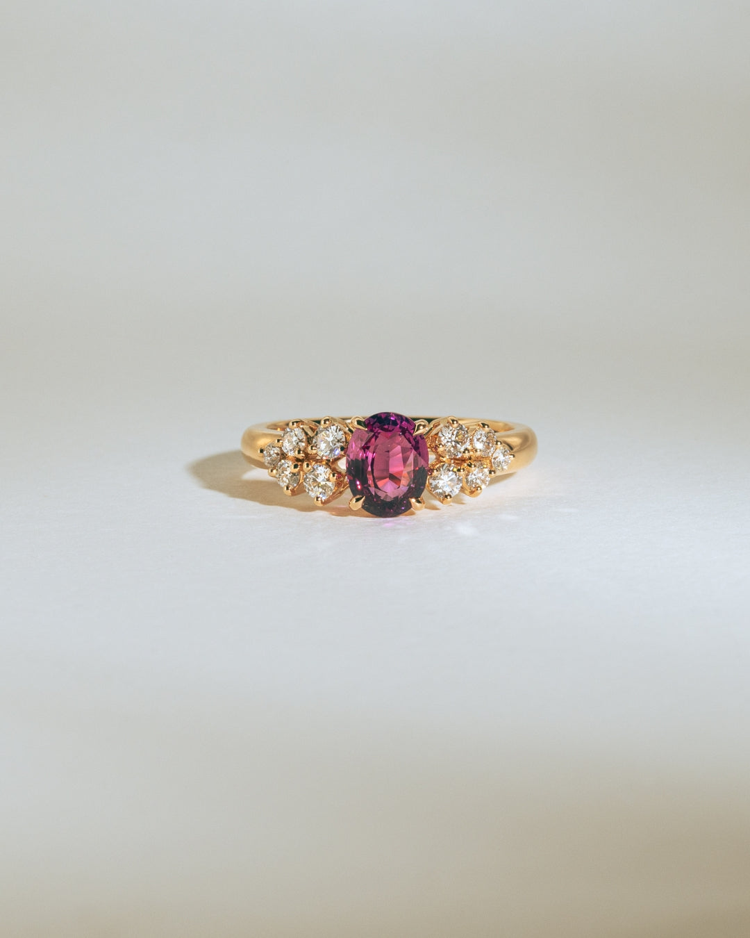 Bague de fiançailles avec saphir rose