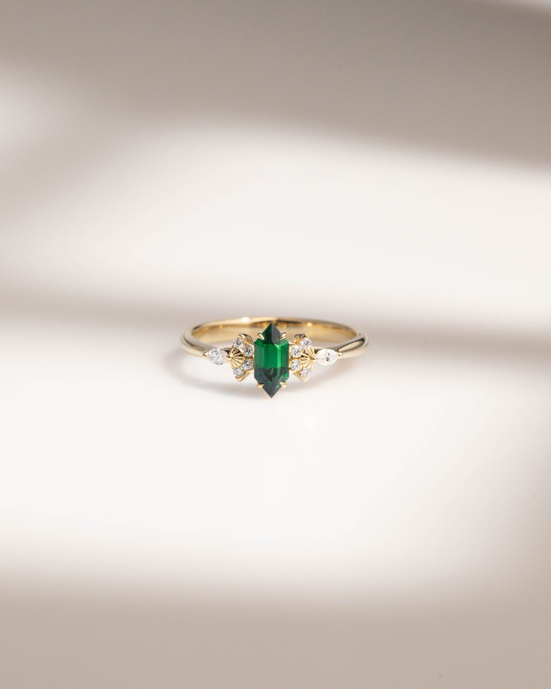 Bague de fiançailles avec Tsavorite