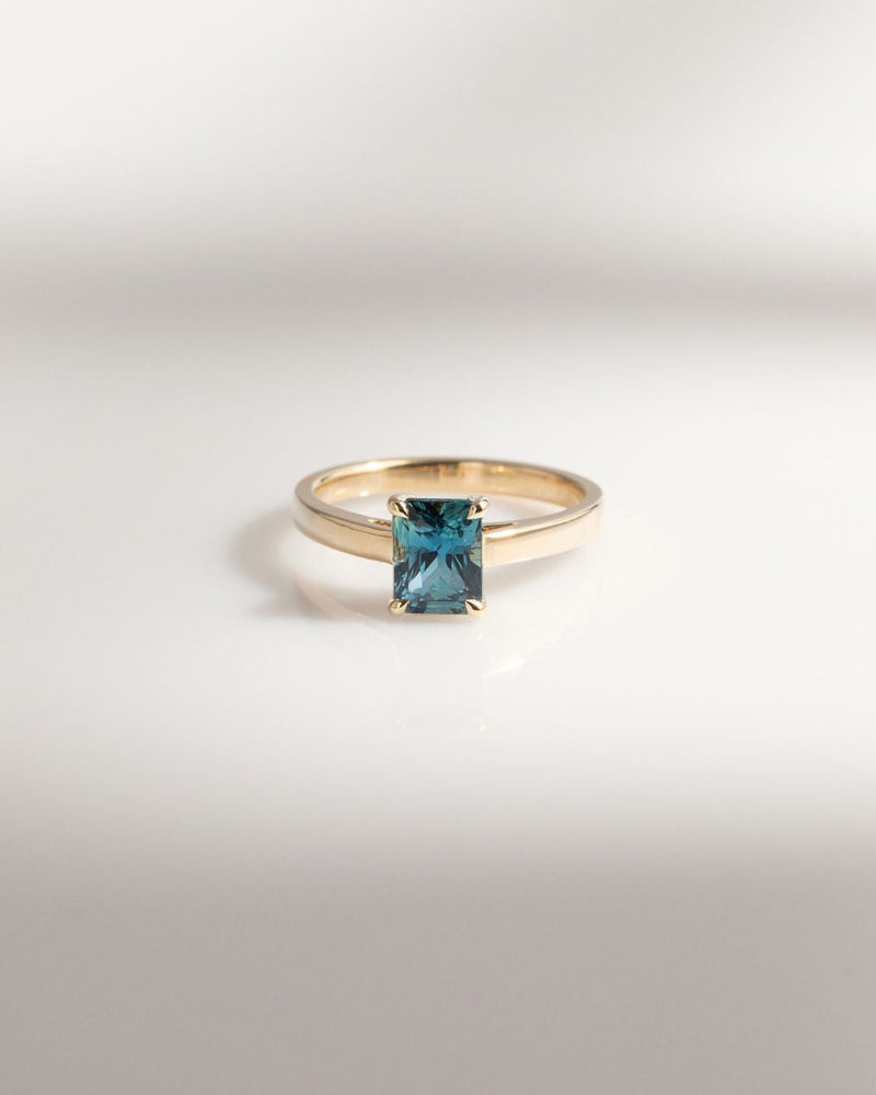 Bague de fiançailles avec saphir teal